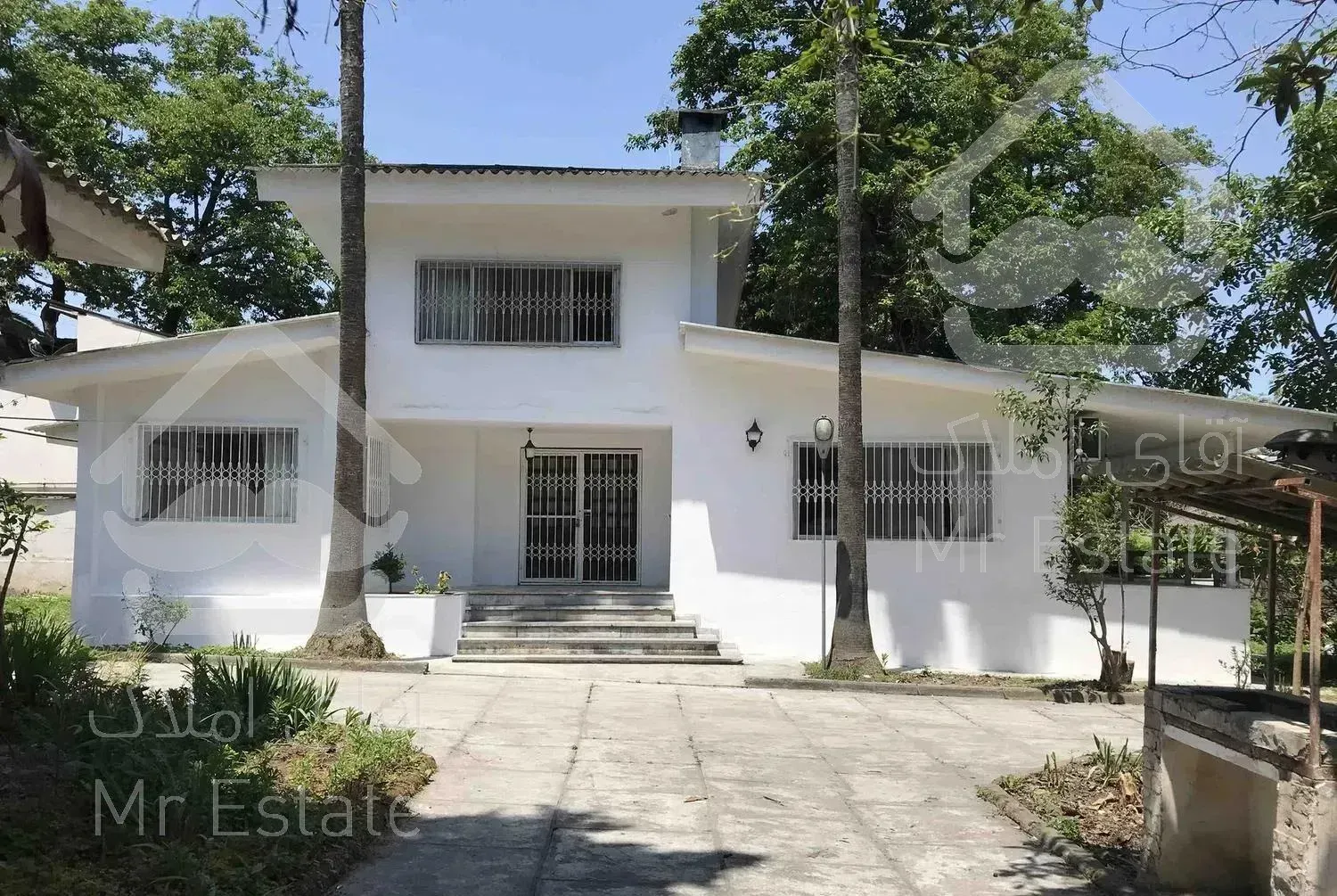 ویلا سه خوابه مونسترا