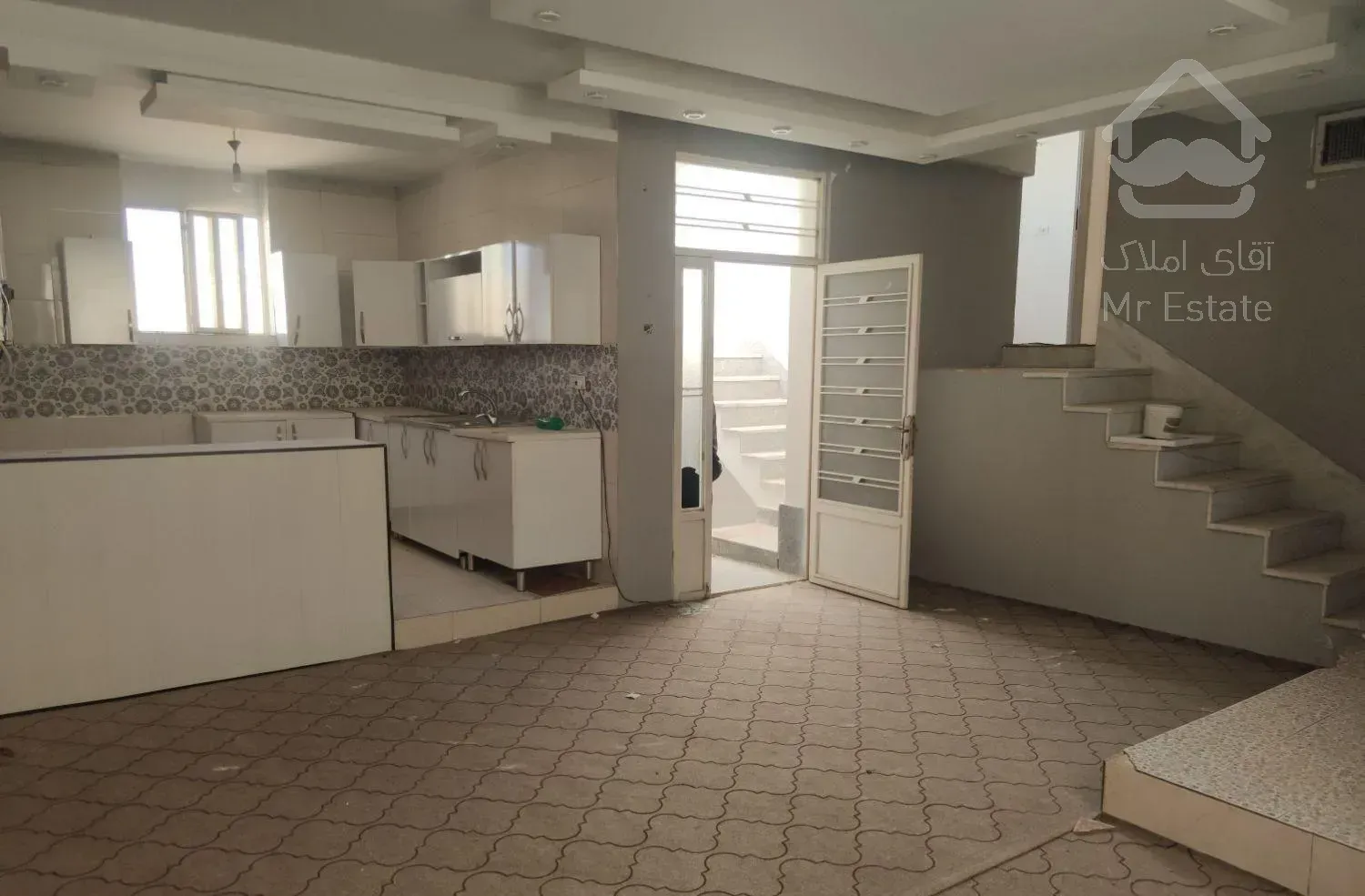 فروش واحد نوساز ۲ خوابه