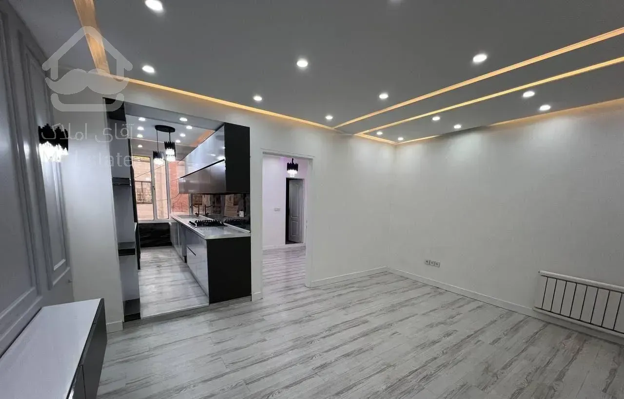 49متر/ خوش نقشه/ وام دار .تراس .