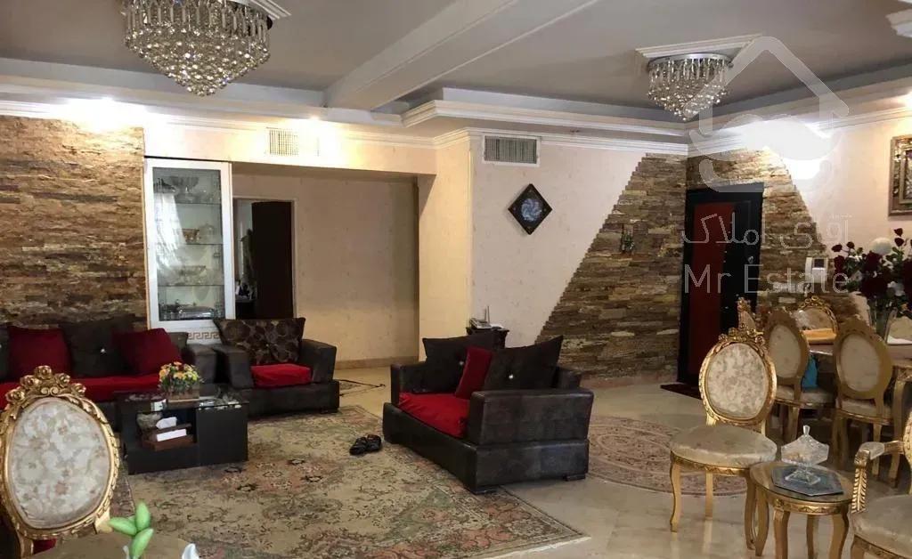 آپارتمان ۱۳۵ متری /۳ خوابه /تک واحدی/طوقانی