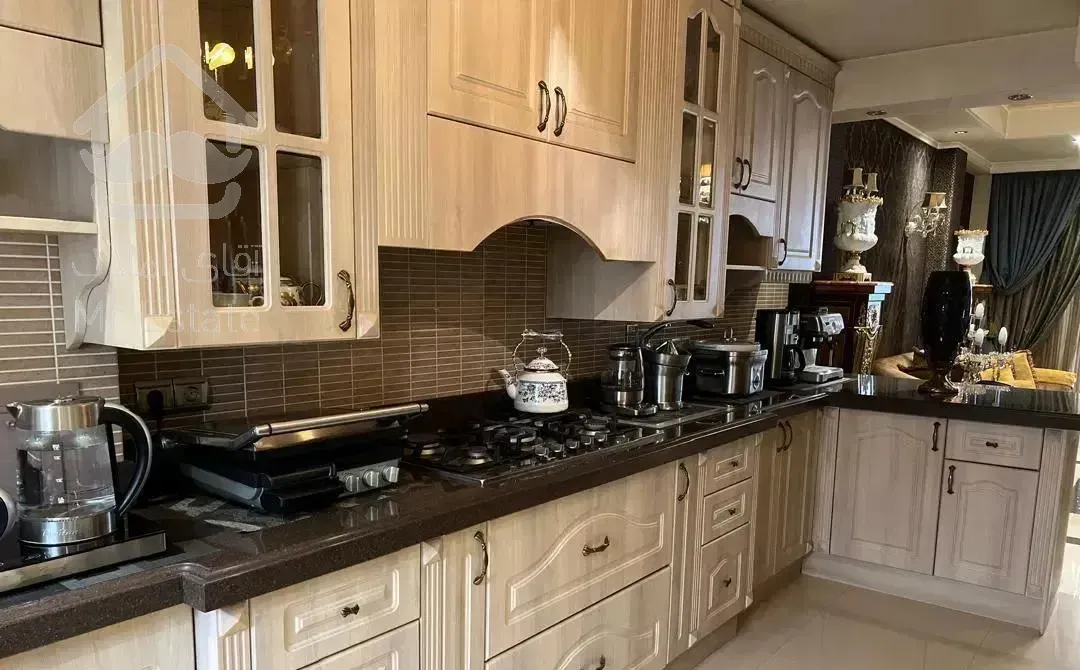 جردن،ولیعصر*۲۲۰متر۳خواب(۱مستر)لوکس و دیدنی