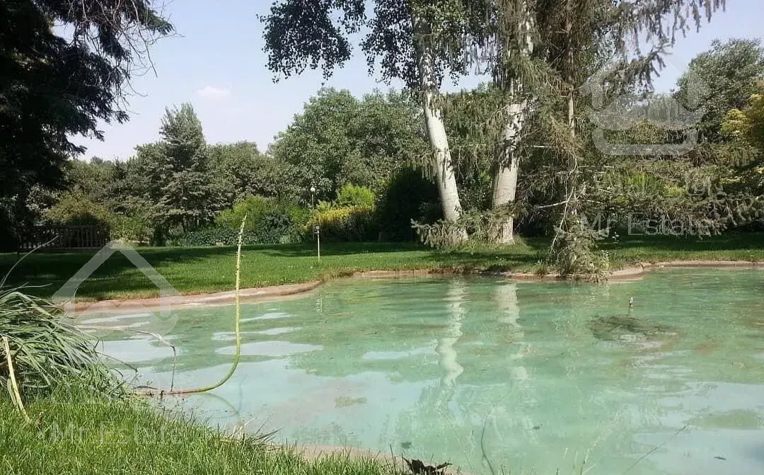 کاخ ویلا۳۵۰۰۰متری، استخردار