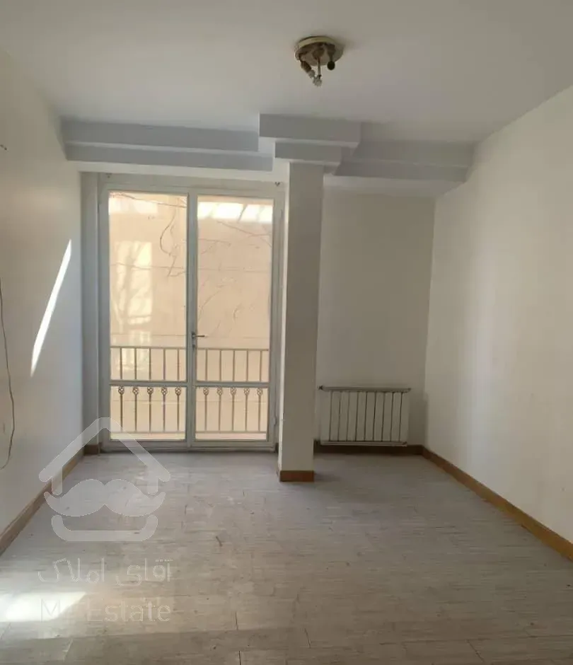 رهن آپارتمان ۸۵ متری ۲ خوابه طبقه ۲در پلیس