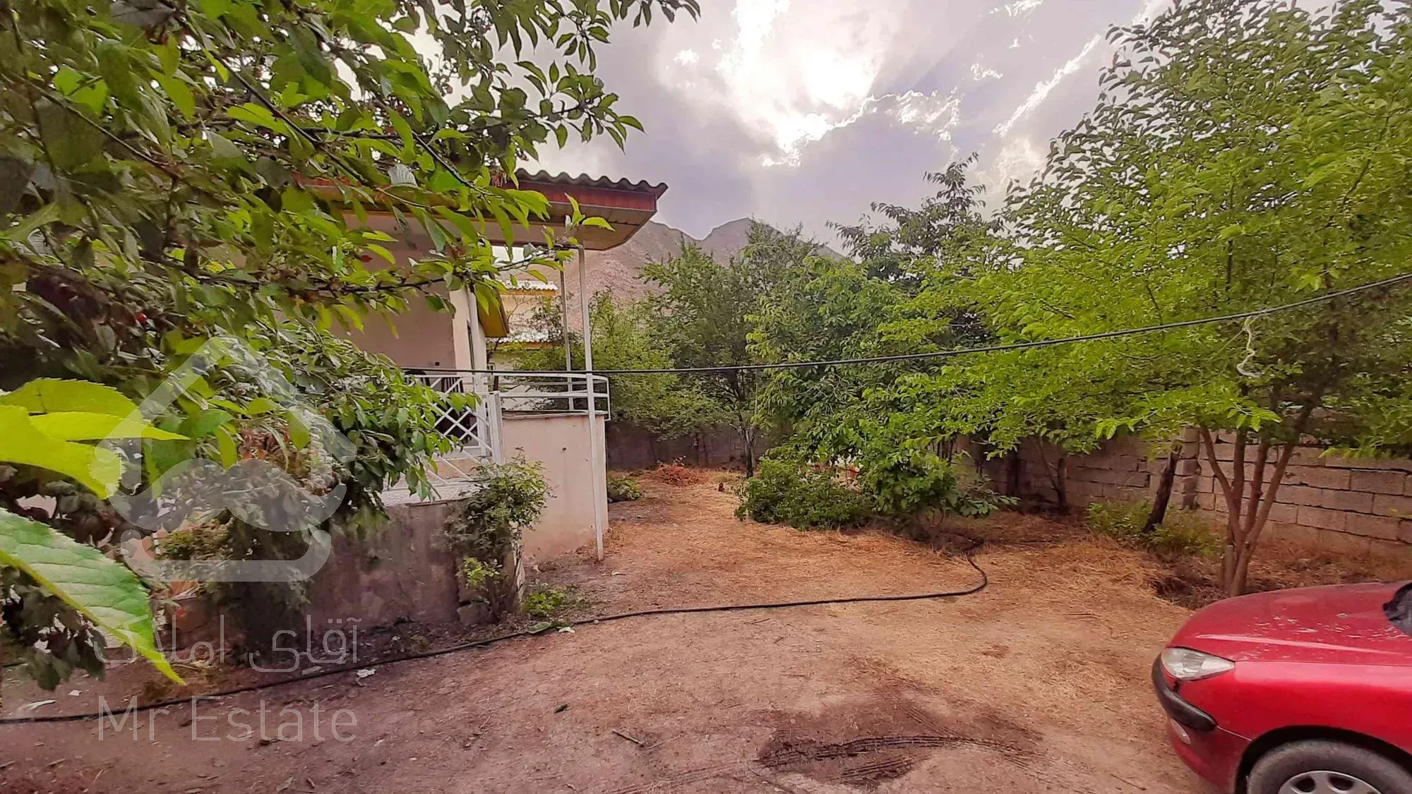 فروش خانه باغ ۵۵۰ متر در منطقه ایرا لاریجان واقع در جاده هراز بالای آب اسک ویو قله دماوند