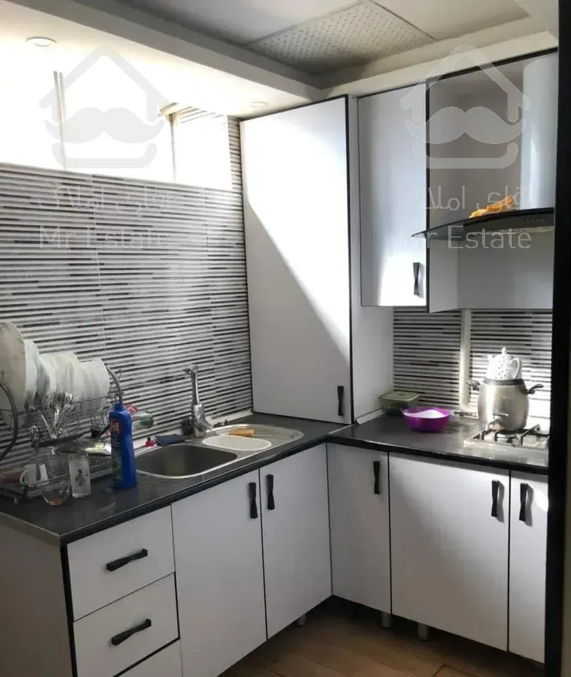 ۱۳۰ متر ونک/۳خواب/موقعیت اداری/تابلو خور