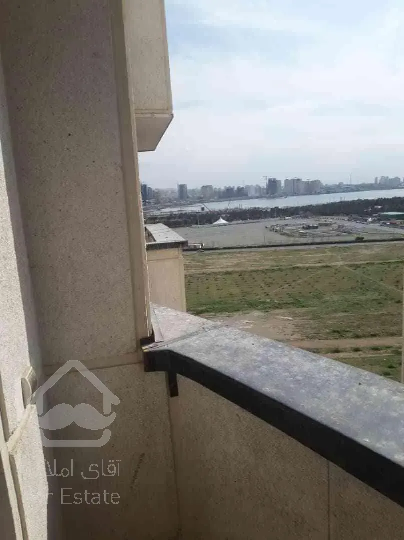 ۱۷۰ متر / سه خواب / منطقه ۲۲ دریاچه چیتگر