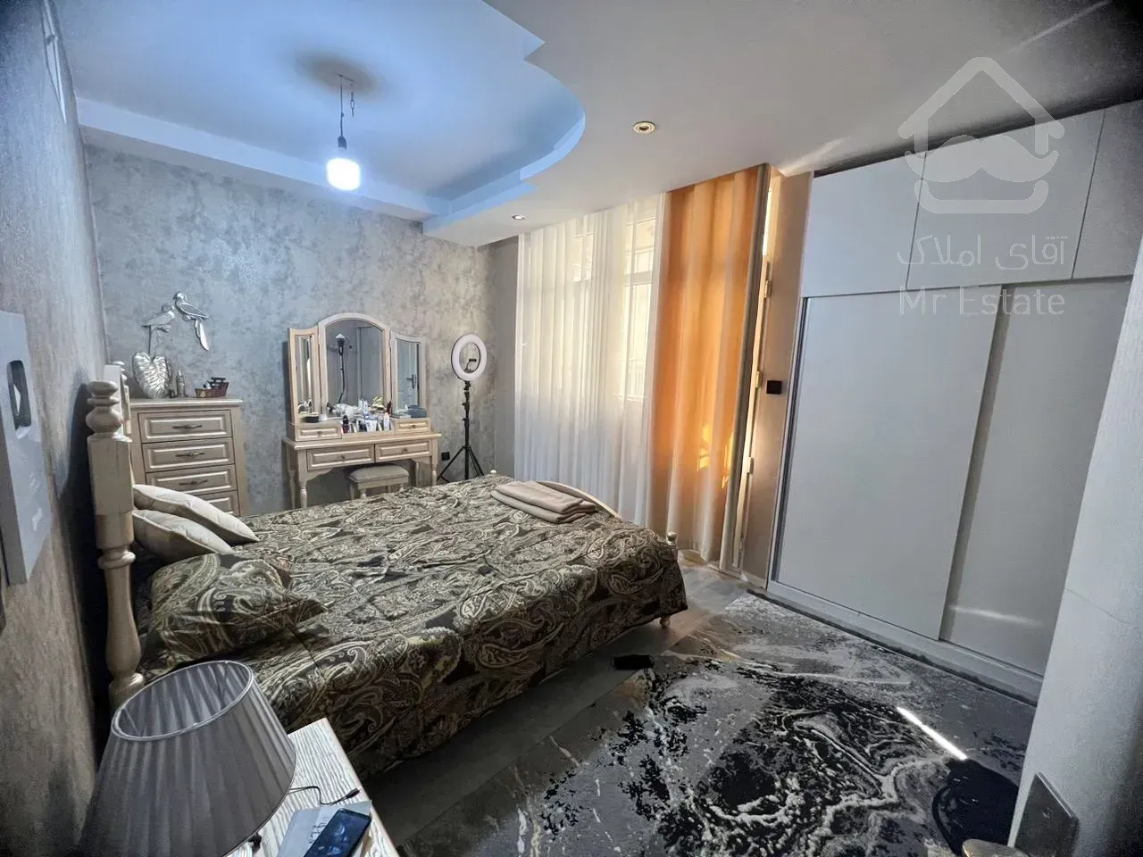 فروش آپارتمان ۹۴متری در فردوس شرق