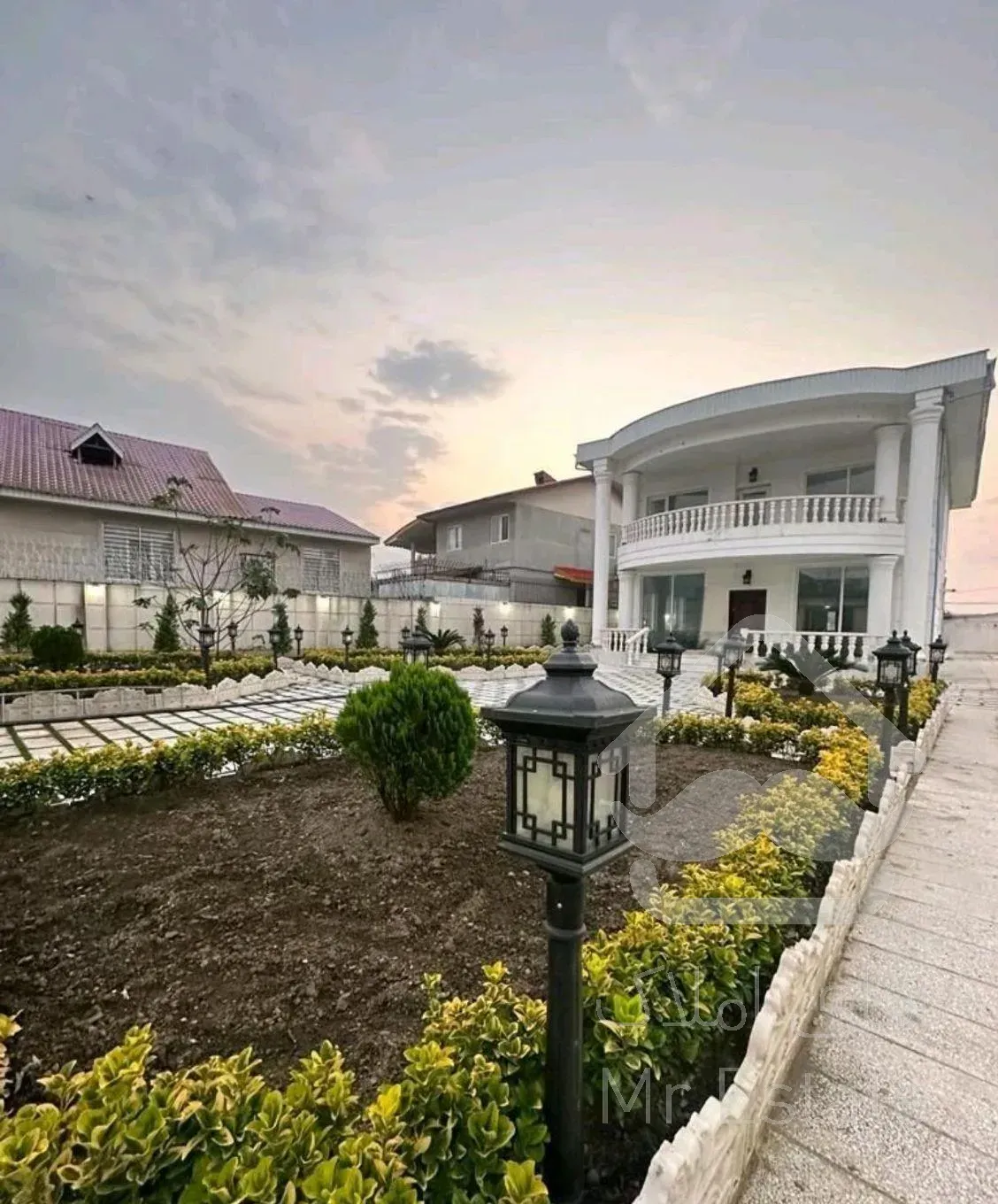 ویلا/۱۱۰۰متری زمین/سندتک برگ