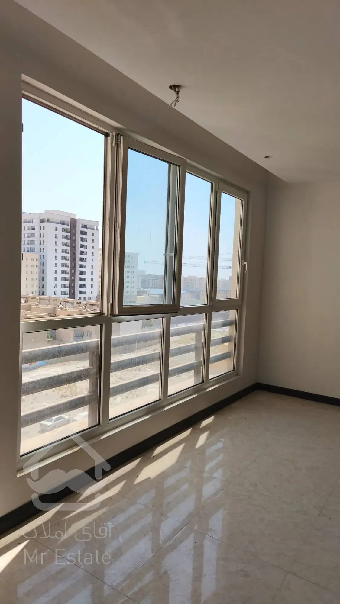 دپارتمان سلیمی/۱۴۳متری/برج سیمرغ/زیر قیمت