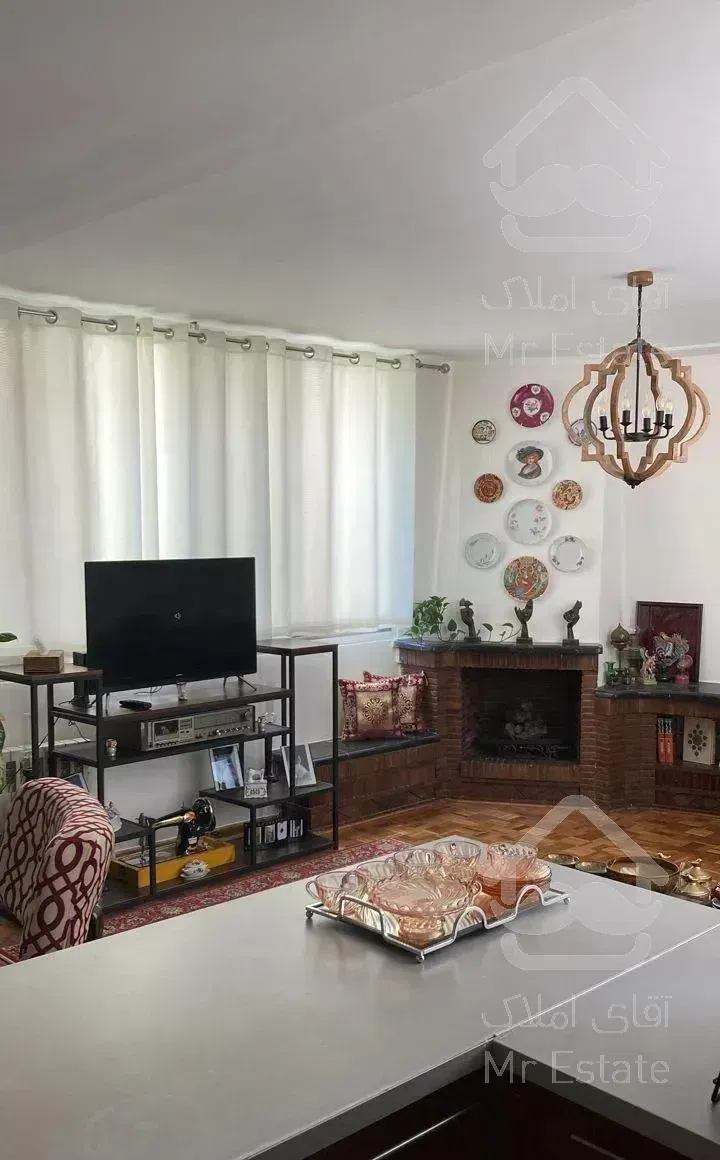 ۱۰۰ متر ۲ خواب دارای ۲ پارکینگ سندی