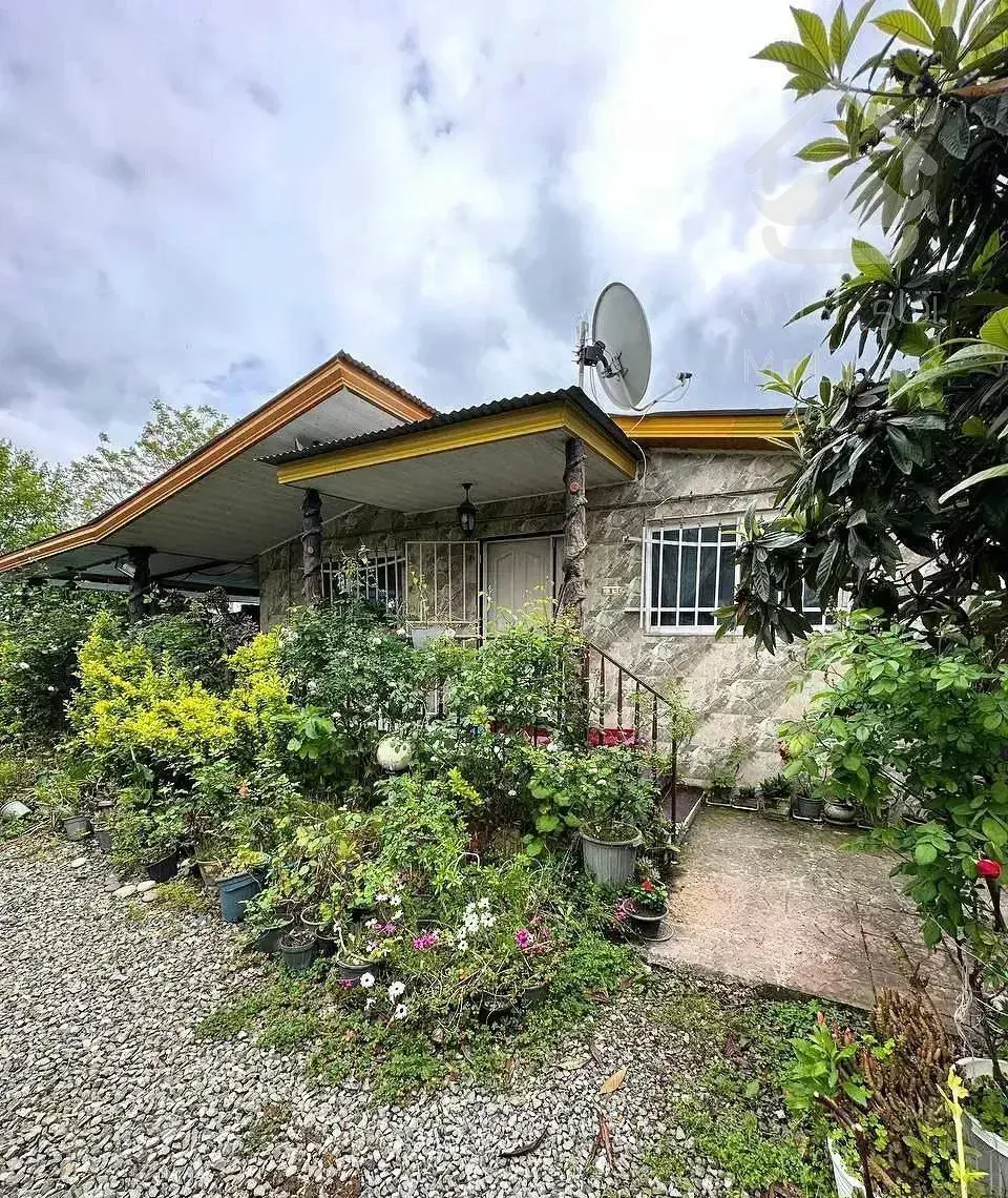 ویلاباغ همکف استخردار 300متری شهرکی سند تک برگ