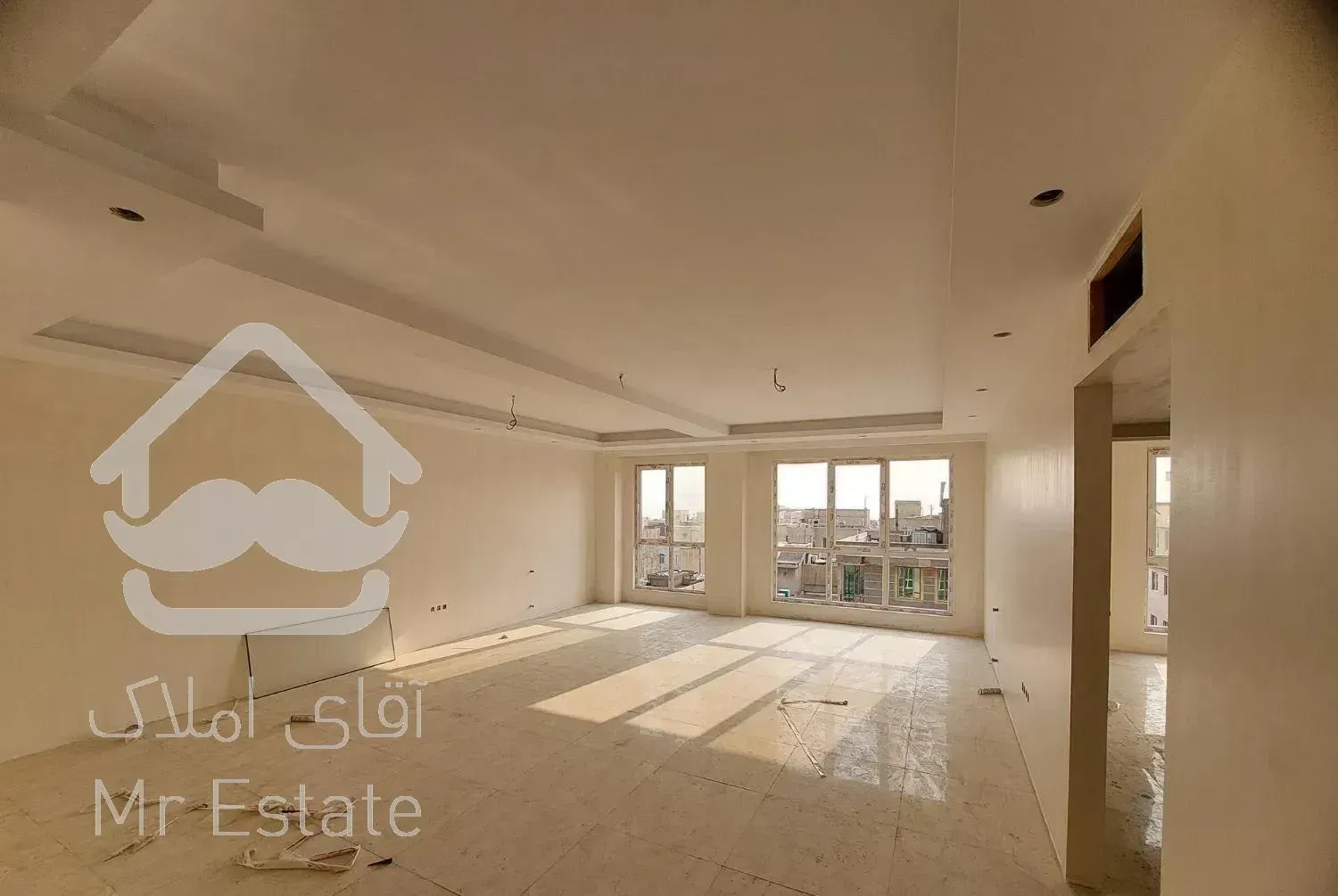 ۱۱۰متر دو خواب(نوساز)فول سراج کاشانی اوقاف سه نبش