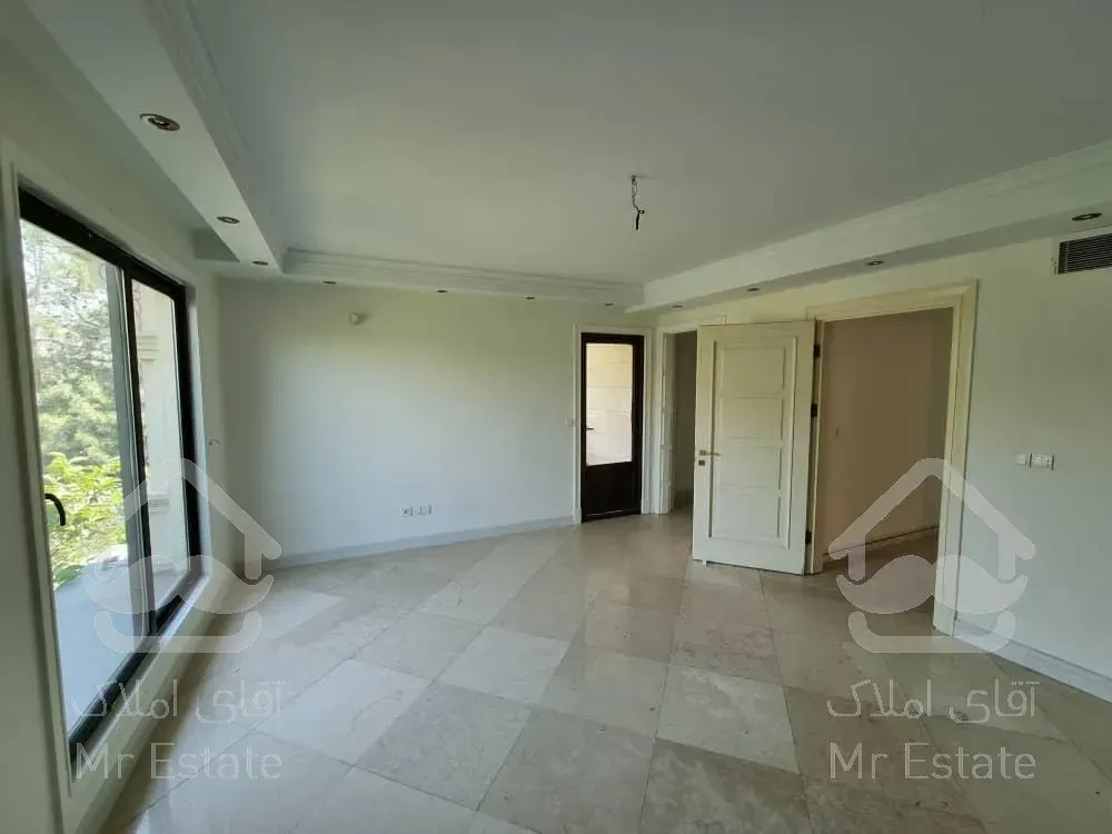 ۳۵۰ متر / ویلایی ۱ از ۲ / شهرک غرب / مارکدار / تراس قابل چیدمان / ۲P