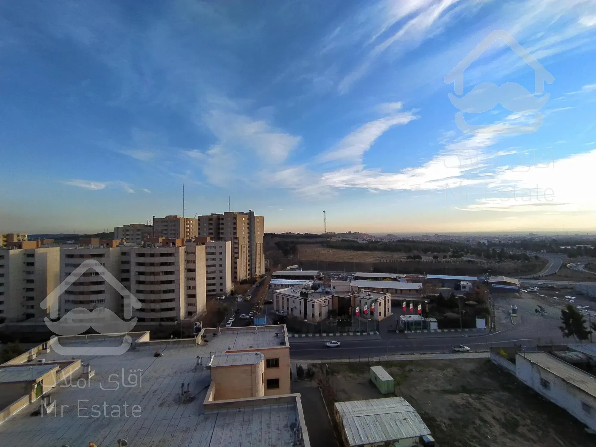 واحد خوش نقشه ویوعالی طبقه آخر اجاره چندساله