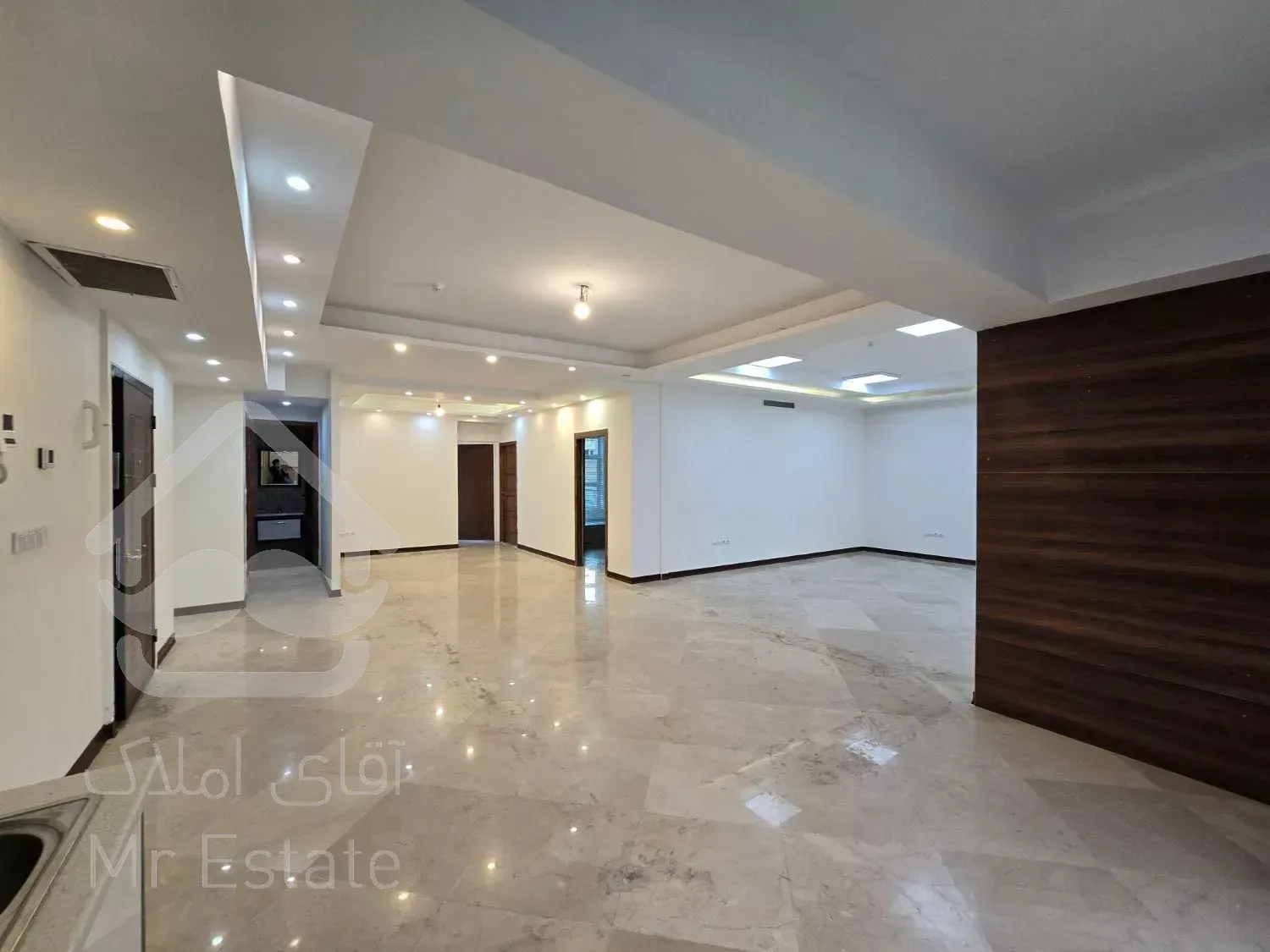 131مترسعادت آباد*موقعیت اداری*جای پارک مناسب