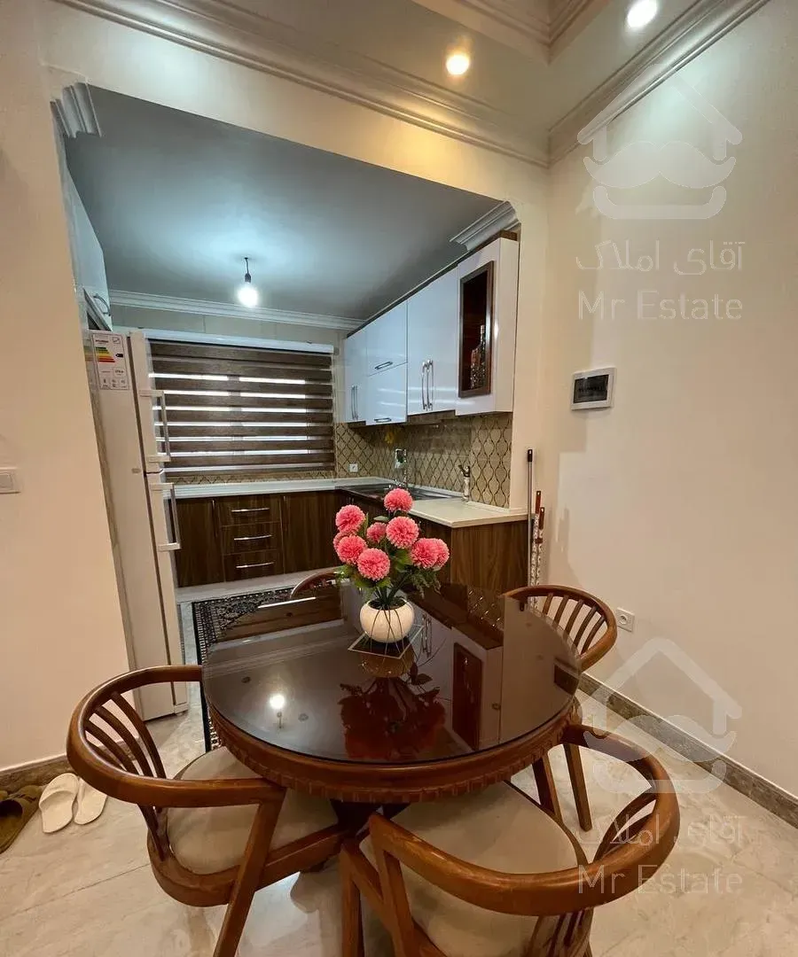 ویلا ۲۰۰ متر استخرو جکوزی دار بدون واسطه