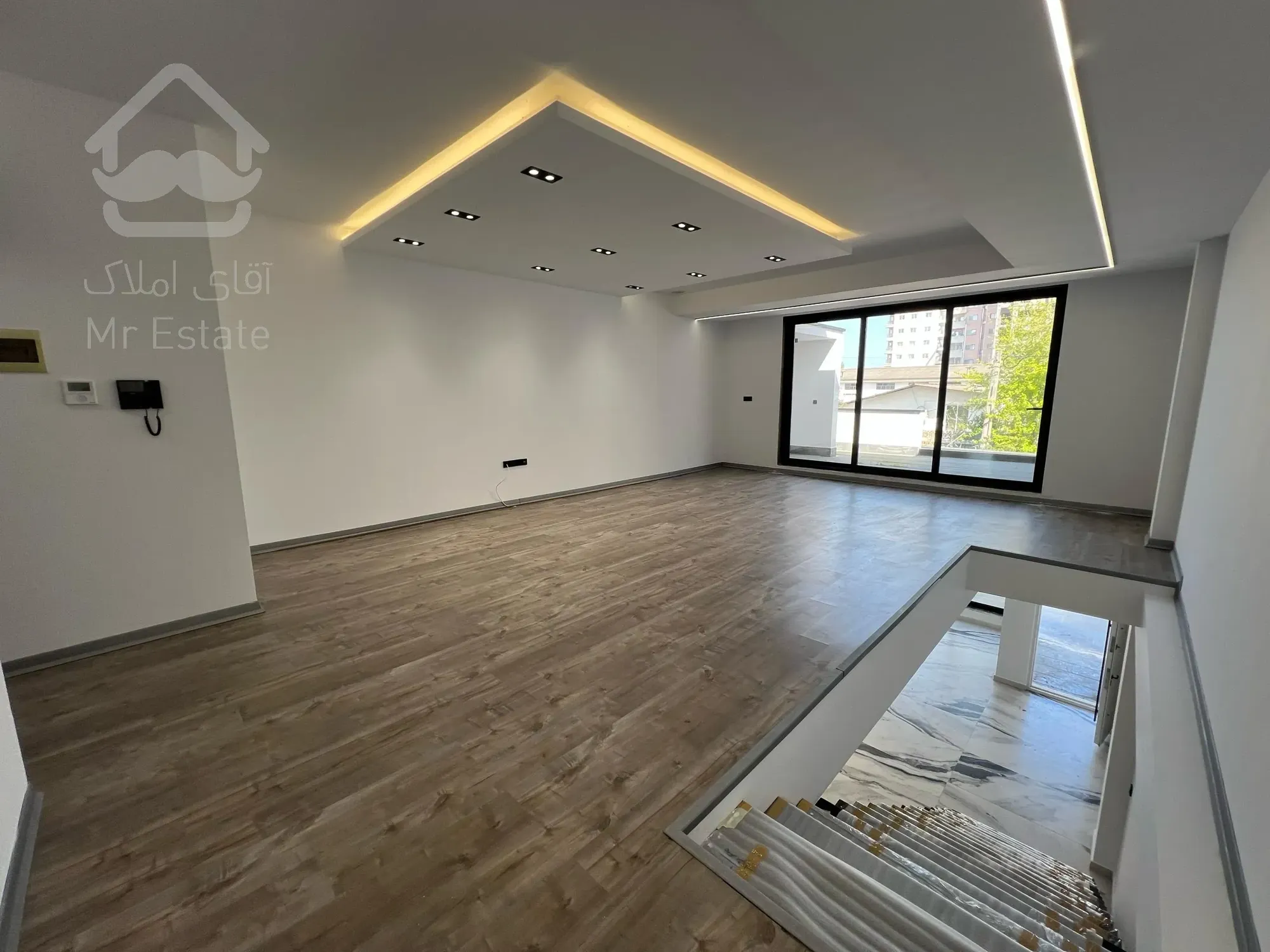 متراژ زمین ۱۷۰ متر