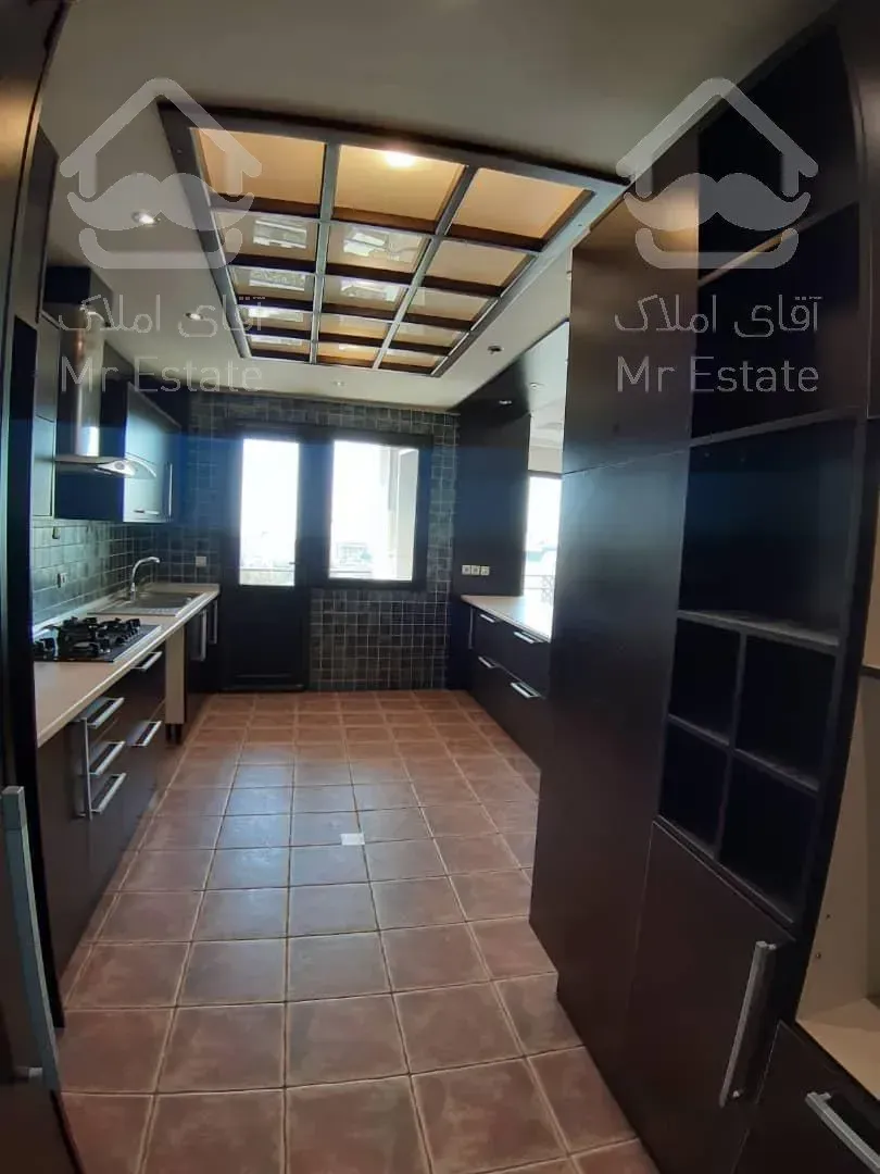 واحد در فرمانیه رهن کامل ویو تهران بالای ۲۰۰ متر فول امکانات