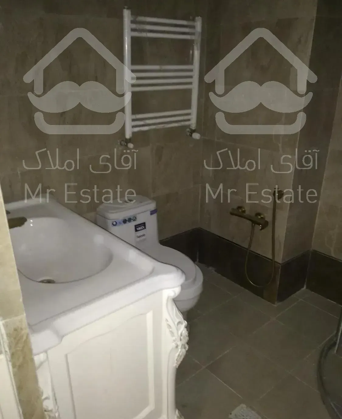 نوساز ۱۵۰ متری ۳ خوابه فلکه اول