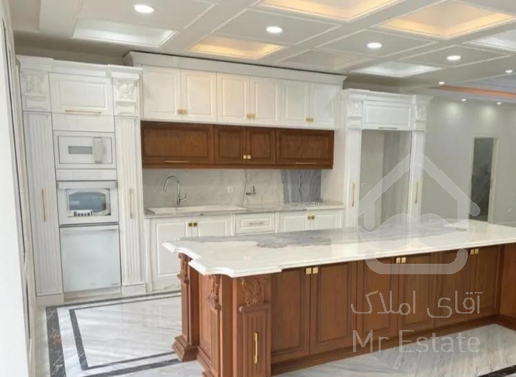 ۱۳۵ متر ۳ خواب / کلید نخورده / سازه برند کل منطقه