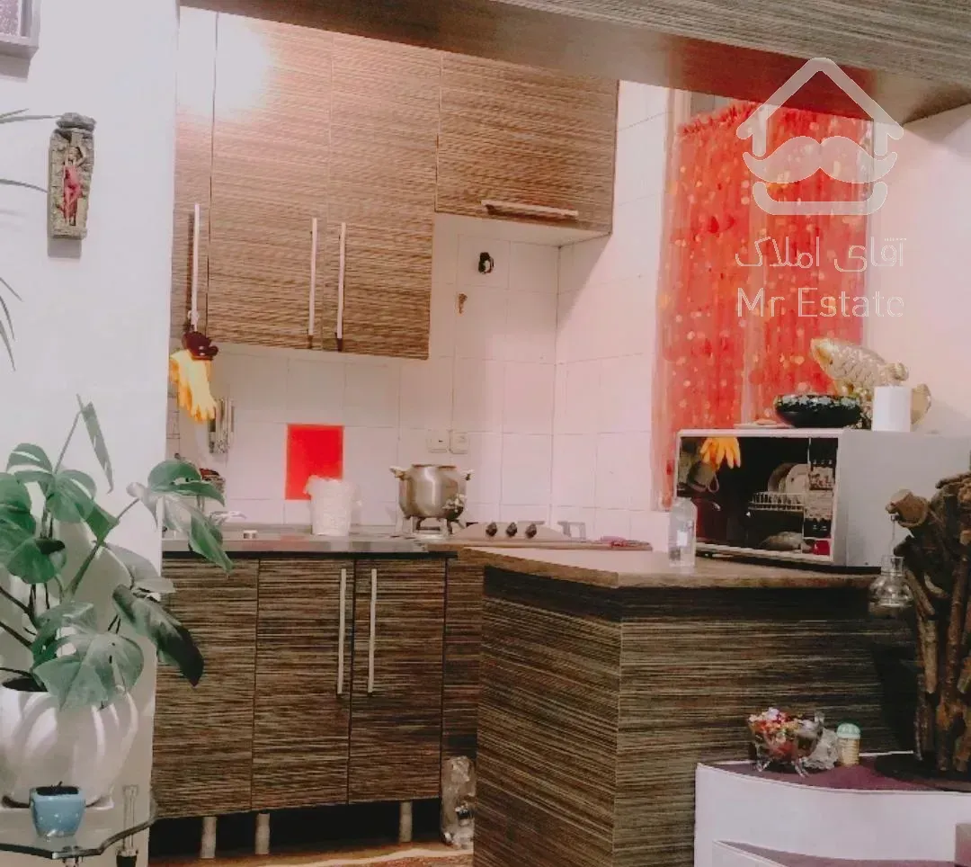 40 متری  ، تک خواب ، دارای بالکن ، انباری