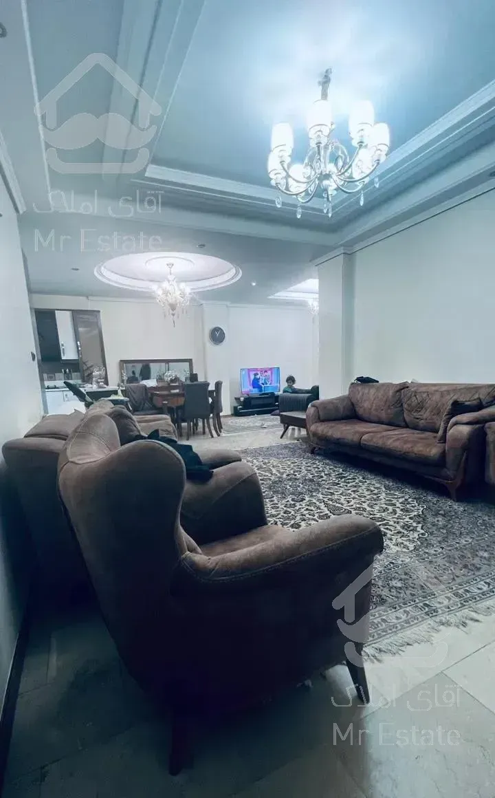 *۱۲۲متری دو خواب /قلهک*