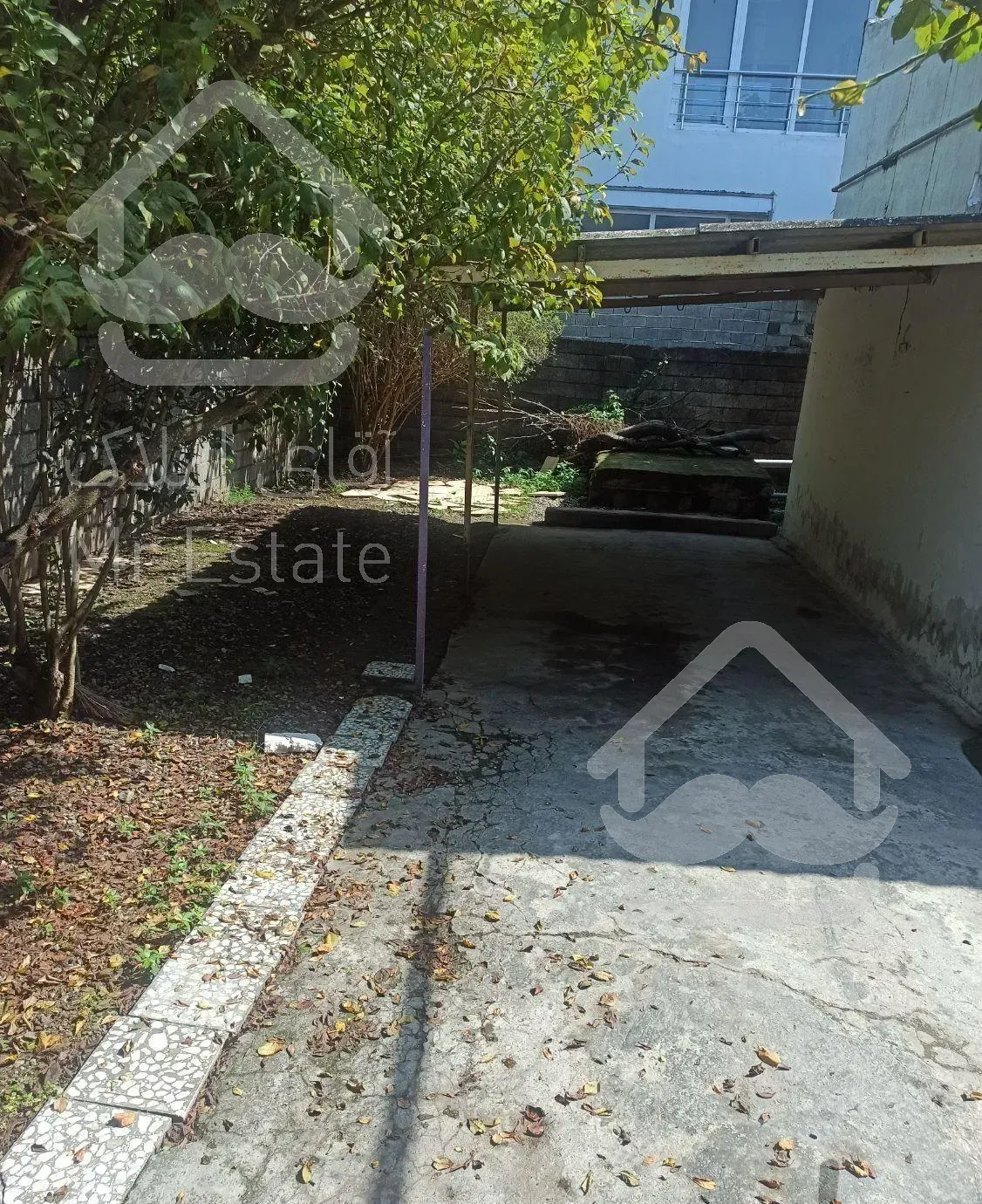 فاصله نزدیک به جاده اصلی