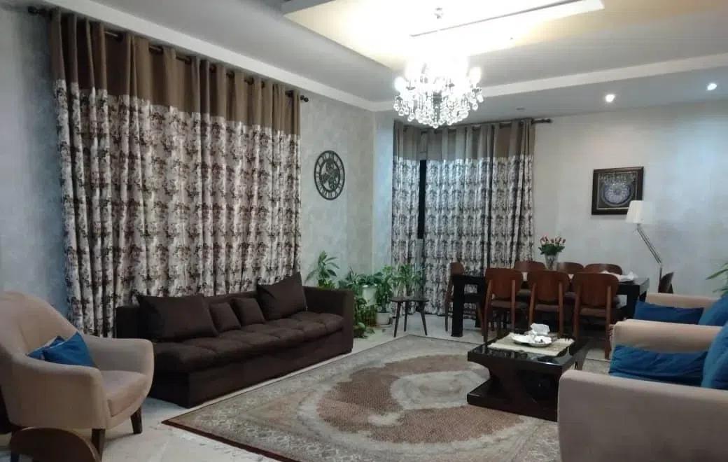 آپارتمان ۷۴ متری ۲ خواب سالن پرده روبه آفتاب