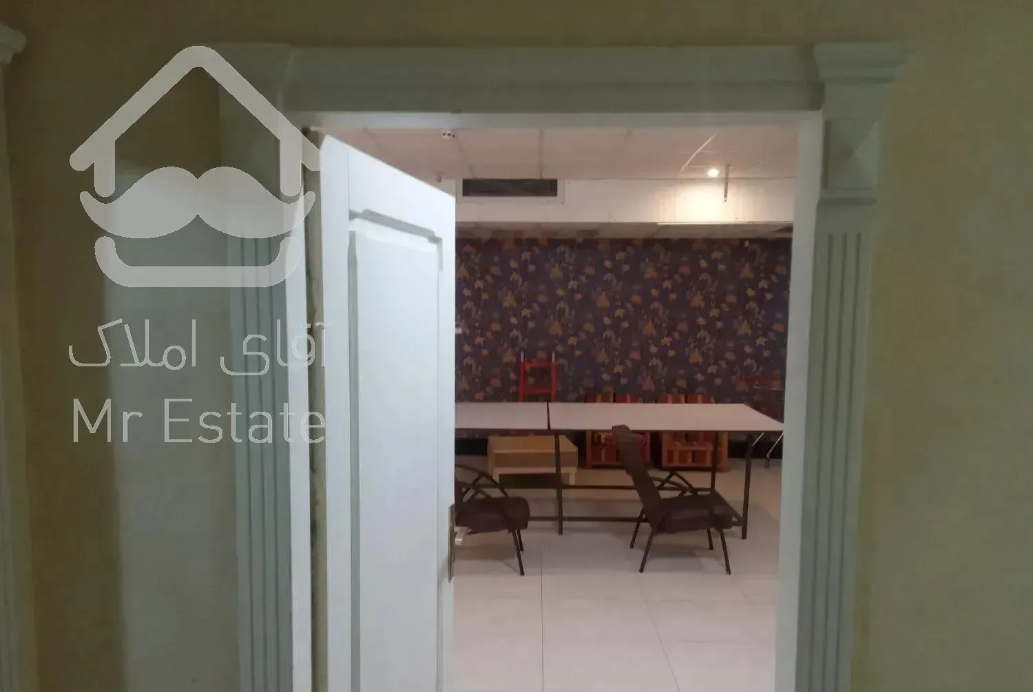 ۱۰۰متر فلت داخل لابی برج/جهت اموراداری وبازرگانی