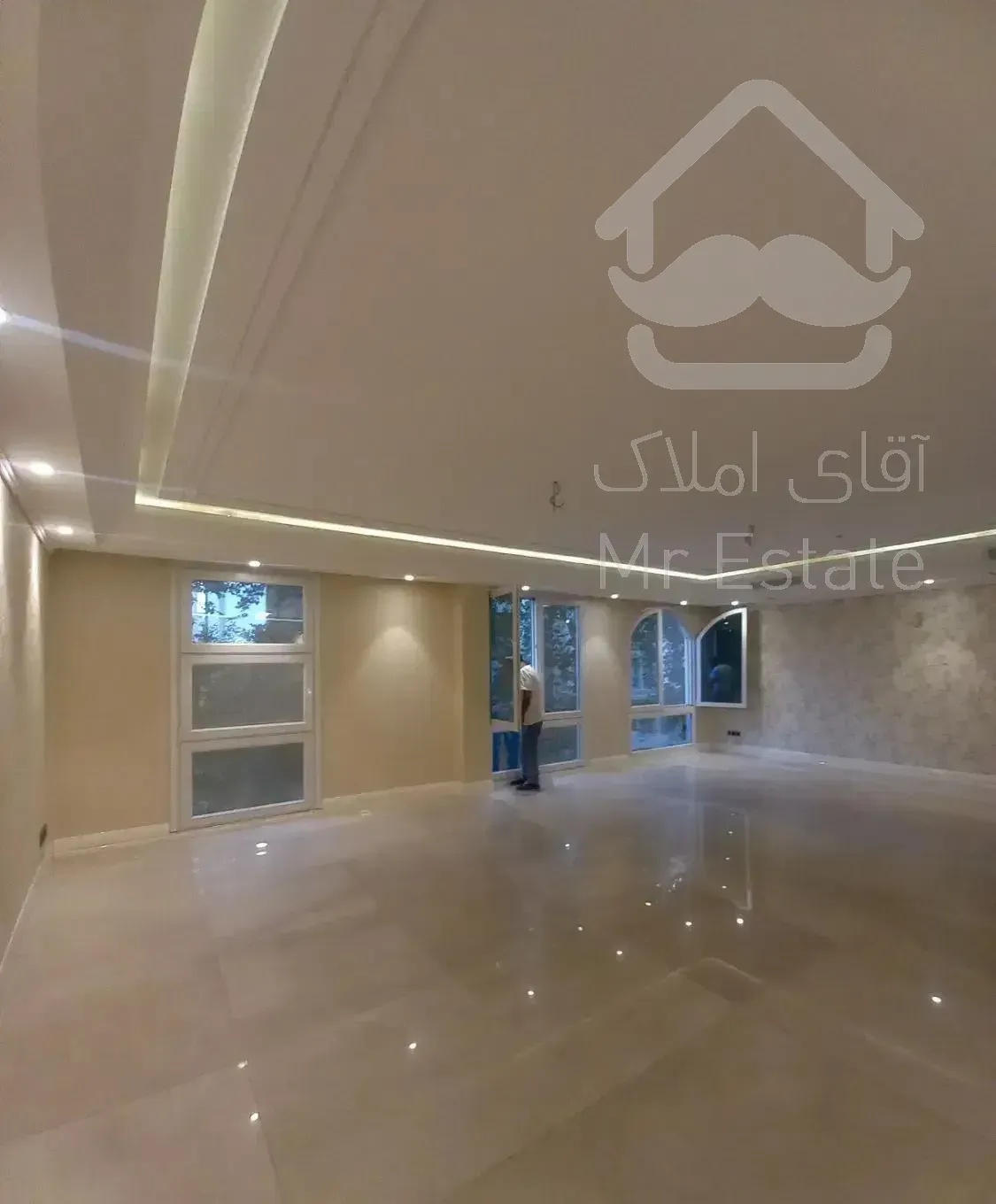 ۳۰۰متر تک واحدی۴خواب ۴پارکینگ سوییت مجزا باغ فردوس