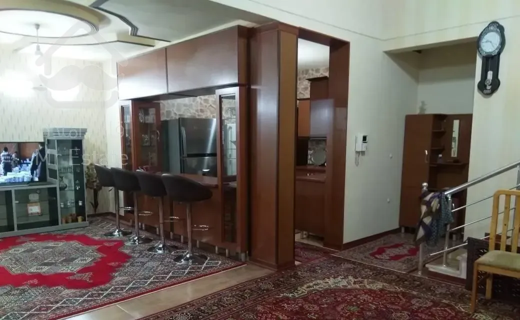 ویلا ۲۸۵ متر زمین ..۱۴۰ متر بنا نیم پیلوت