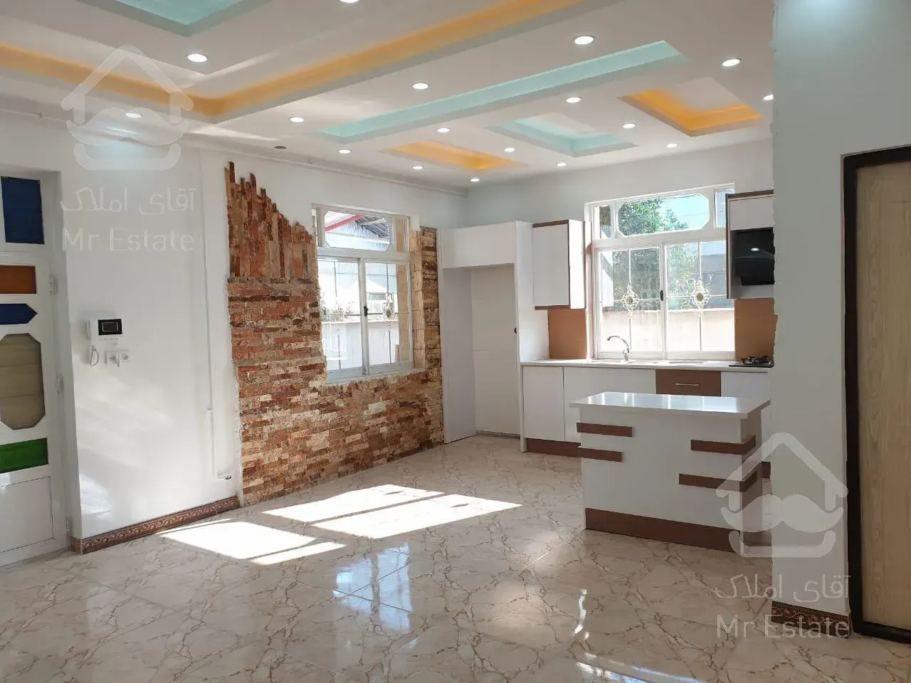 فروش ویلا ۳۳۰متری /اکازیون/ دارای سوئیت مجزا/درشهر چاف وچمخاله