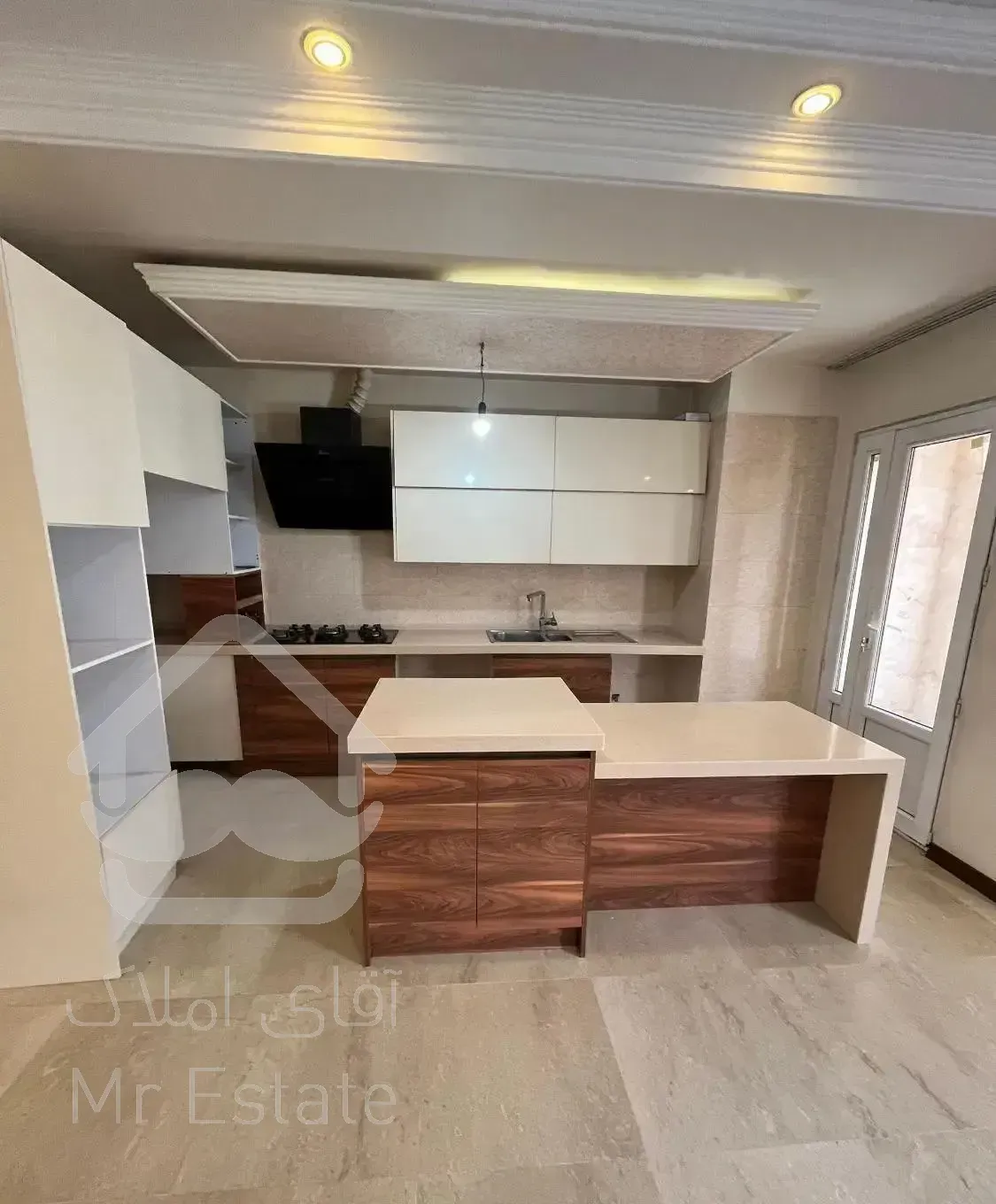 ۸۰ متر آپارتمان فول امکانات/قاب میدان تاپ