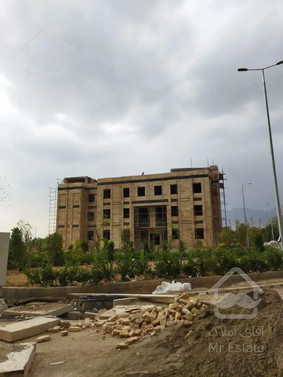 103متر برفراز آسمان ویو شیان، لویزان