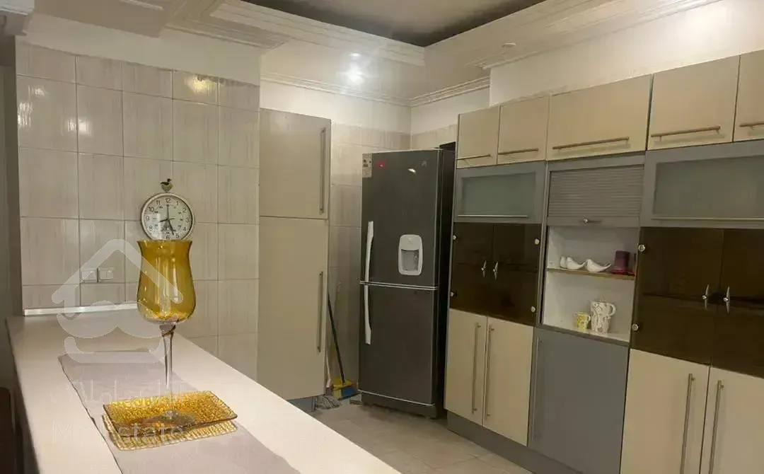 جردن/200متر/3خوابه/دسترسی آسان