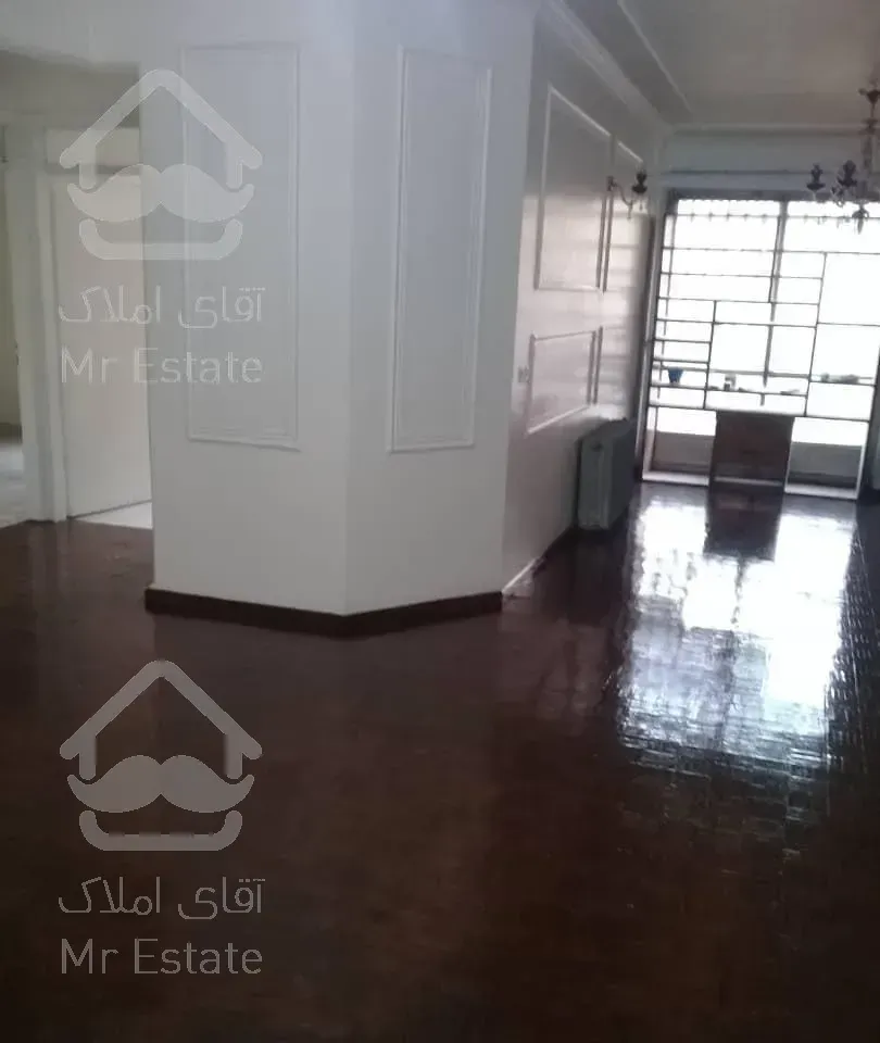 ۱۴۰متر با۲۰۰متر حیاط