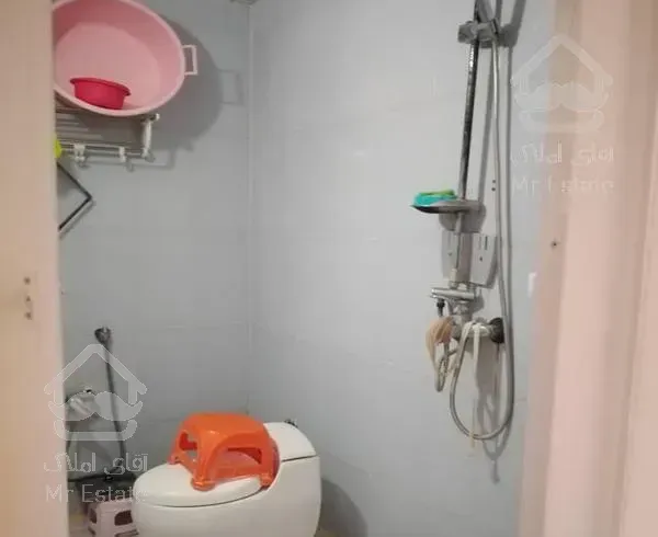 خانه حیاط دار دوطبقه فقط طبقه دوم بفروش میرسه.