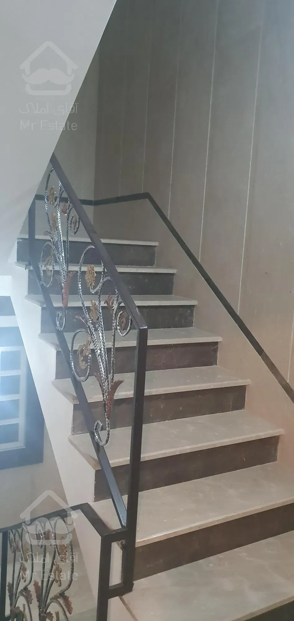 ۸۲متر واحد در خیابان گاندی مجتمع ۲۰ واحدی