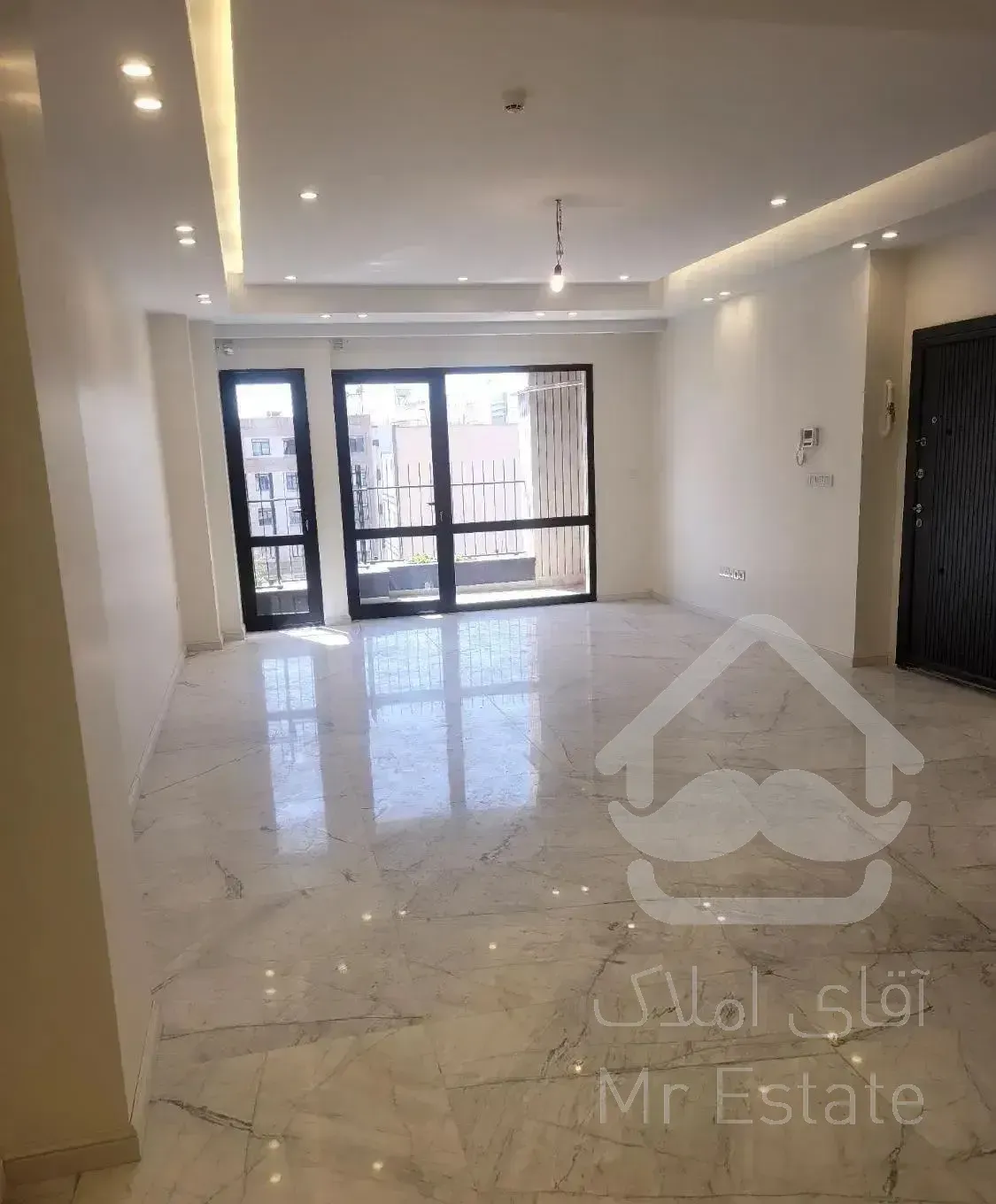 آزادگان ۱۱۰ متر دو خواب نوساز