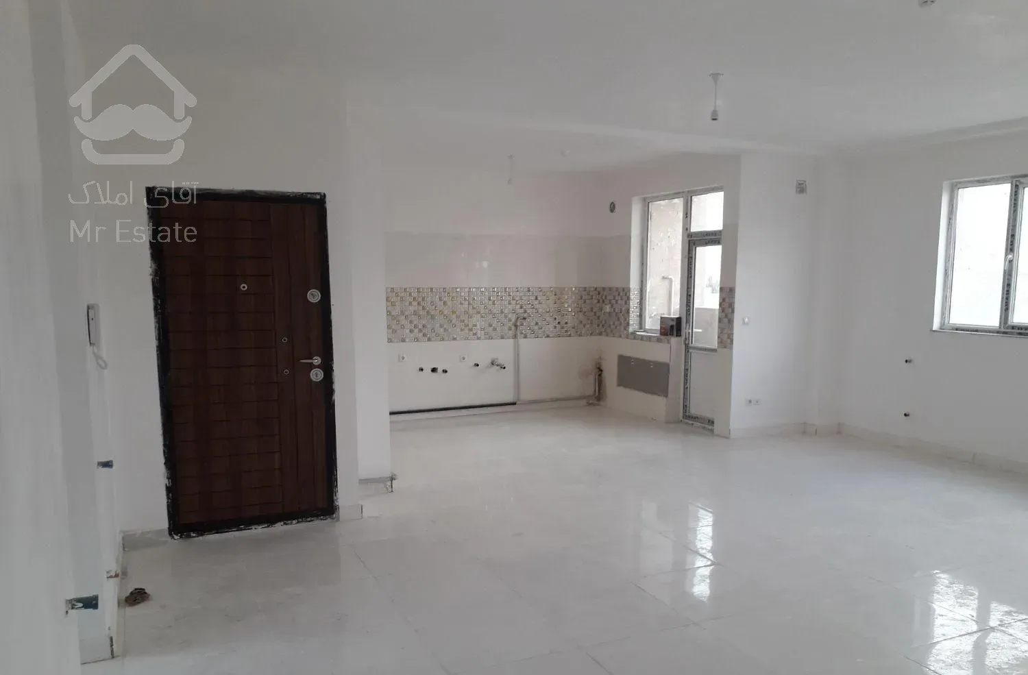 اپارتمان ۹۸ متری طبقه یک شهرک رسالت