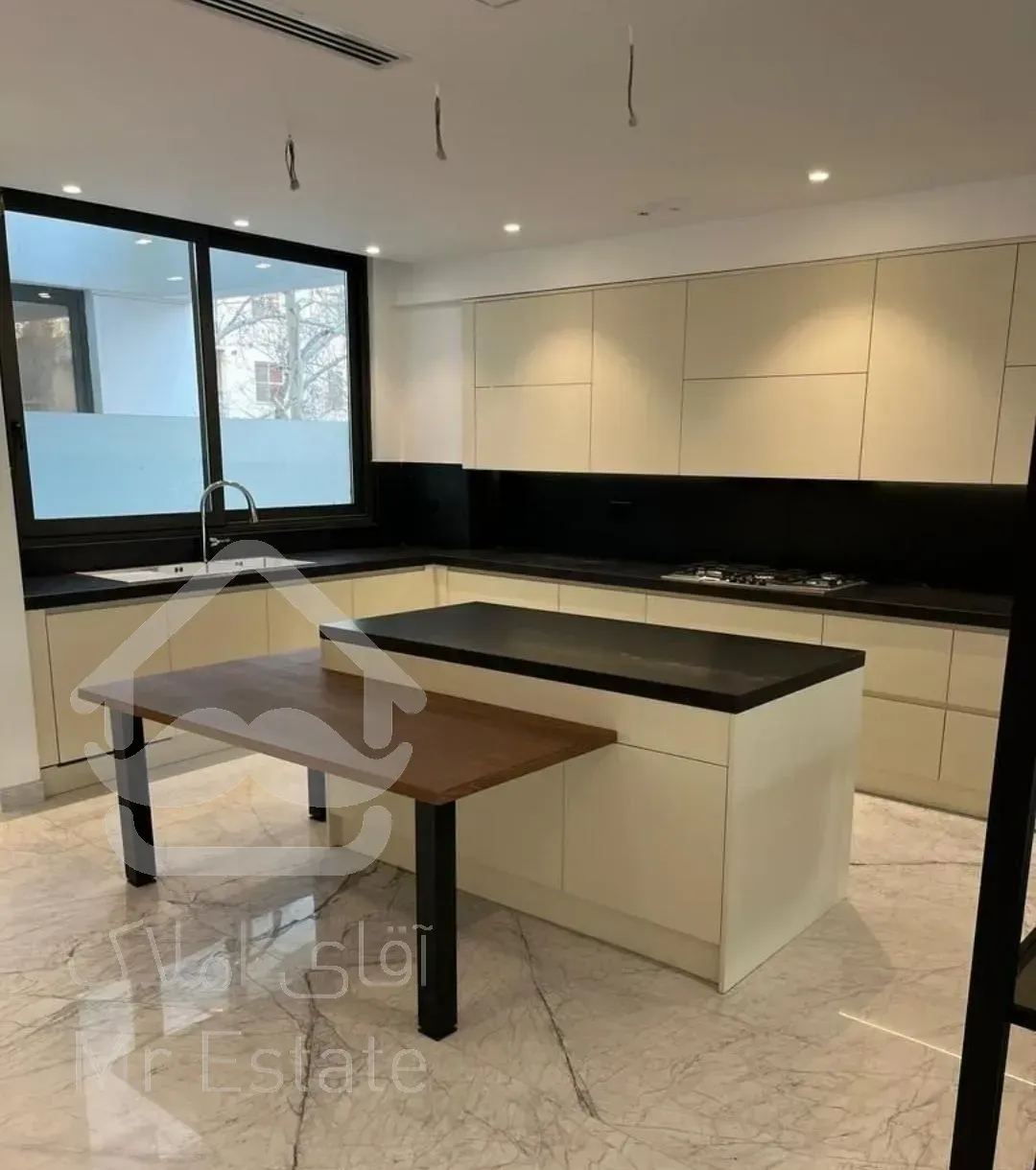 آپارتمان رویایی 225 متر*3 خوابه*۲نبش و نوساز