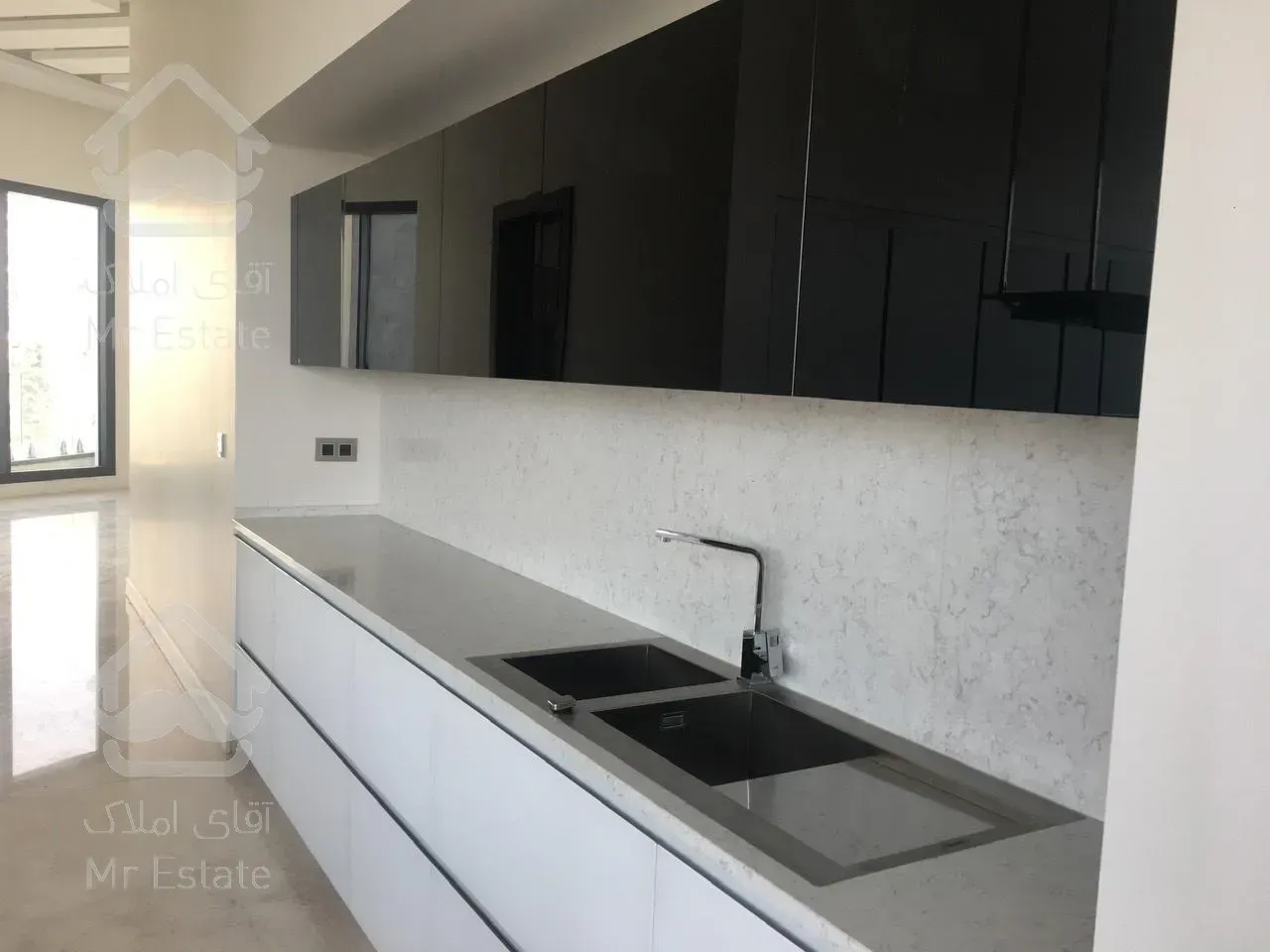 نیاوران، ۴۳۰ متر لوکس ترین سازه شمیران