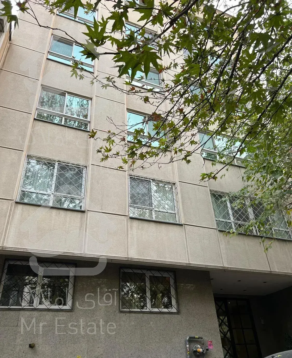 ١٣٨متر مسکونى ٣خواب* کوچه خلوت گاندى