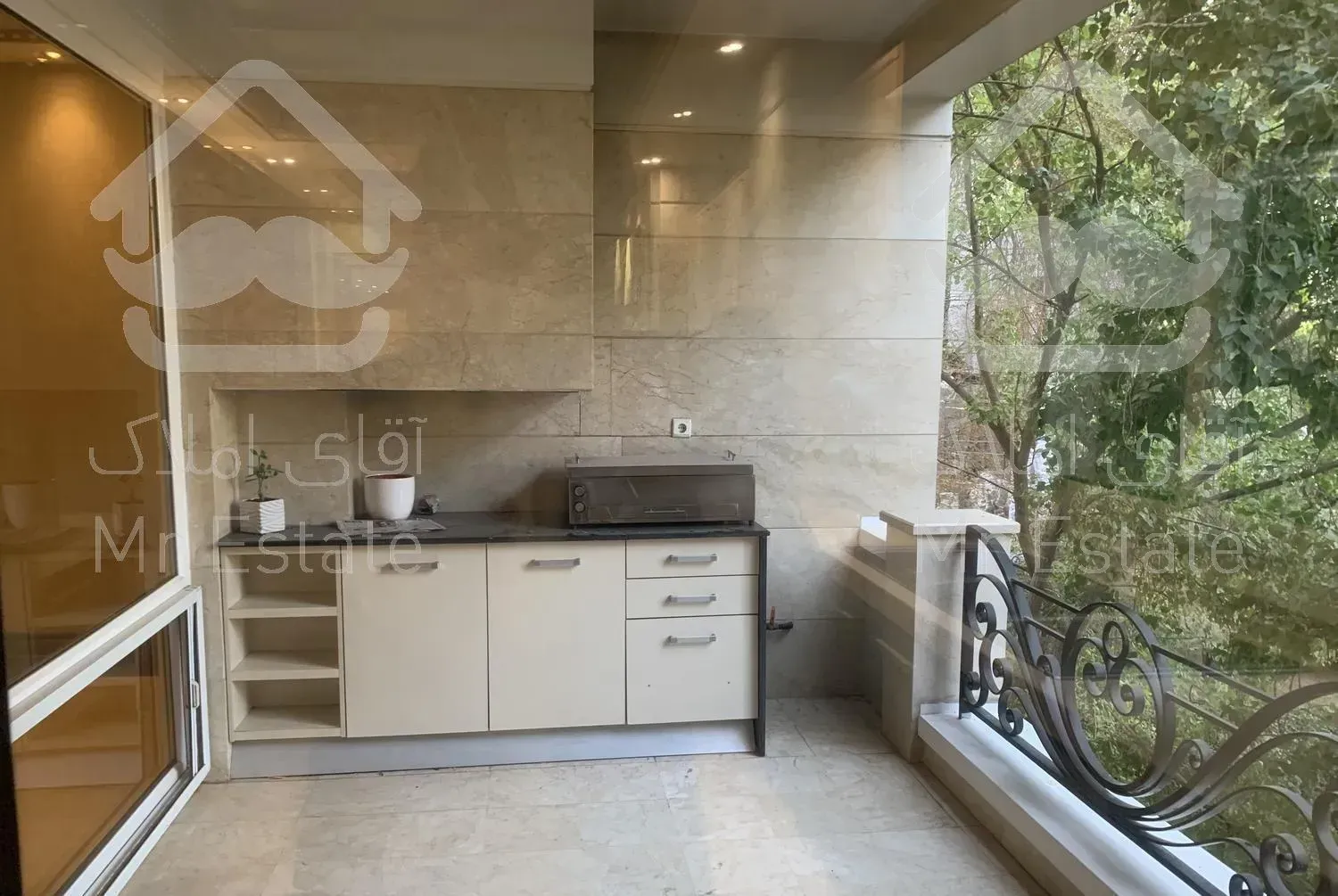 فرشته ۲۹۸متر/ برج باغ / تراس قابل چیدمان ۳پارکینگ