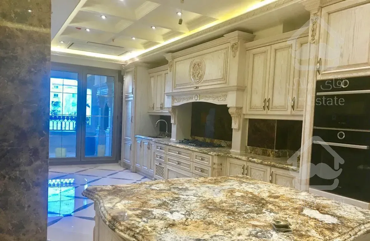 ۲۱۷ متر نوساز ۳ پارکینگ، استخر،روف (ظفر)