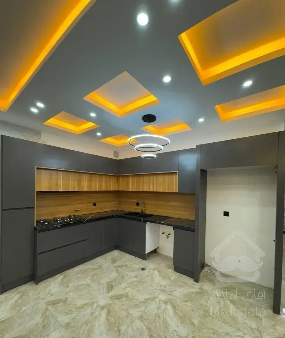 ویلامدرن شیک ۱۸۰متری باسند داخل بافت مسکونی مجوز