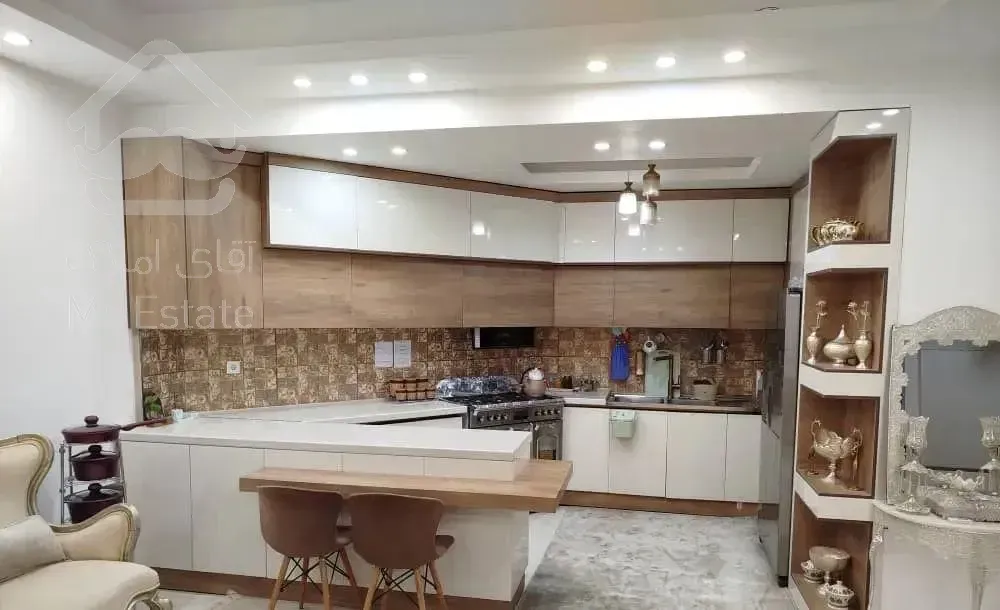 آپارتمان ۱۴۱متری سه خواب فول