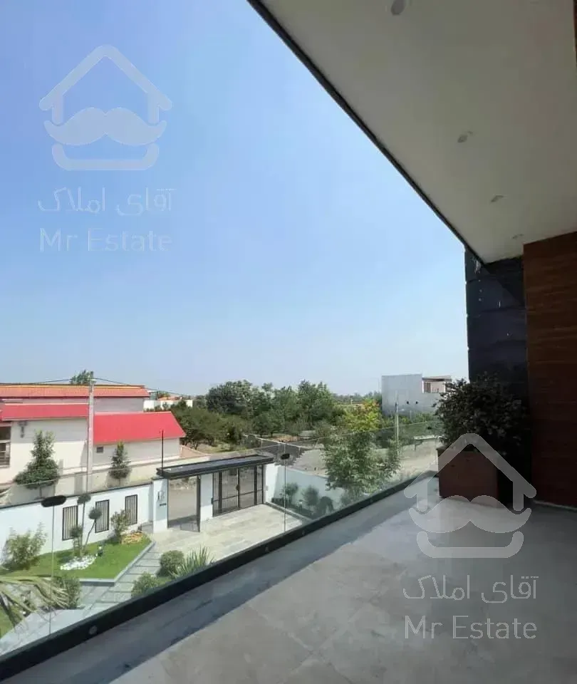 مدرن و  سند تک برگ در چمستان