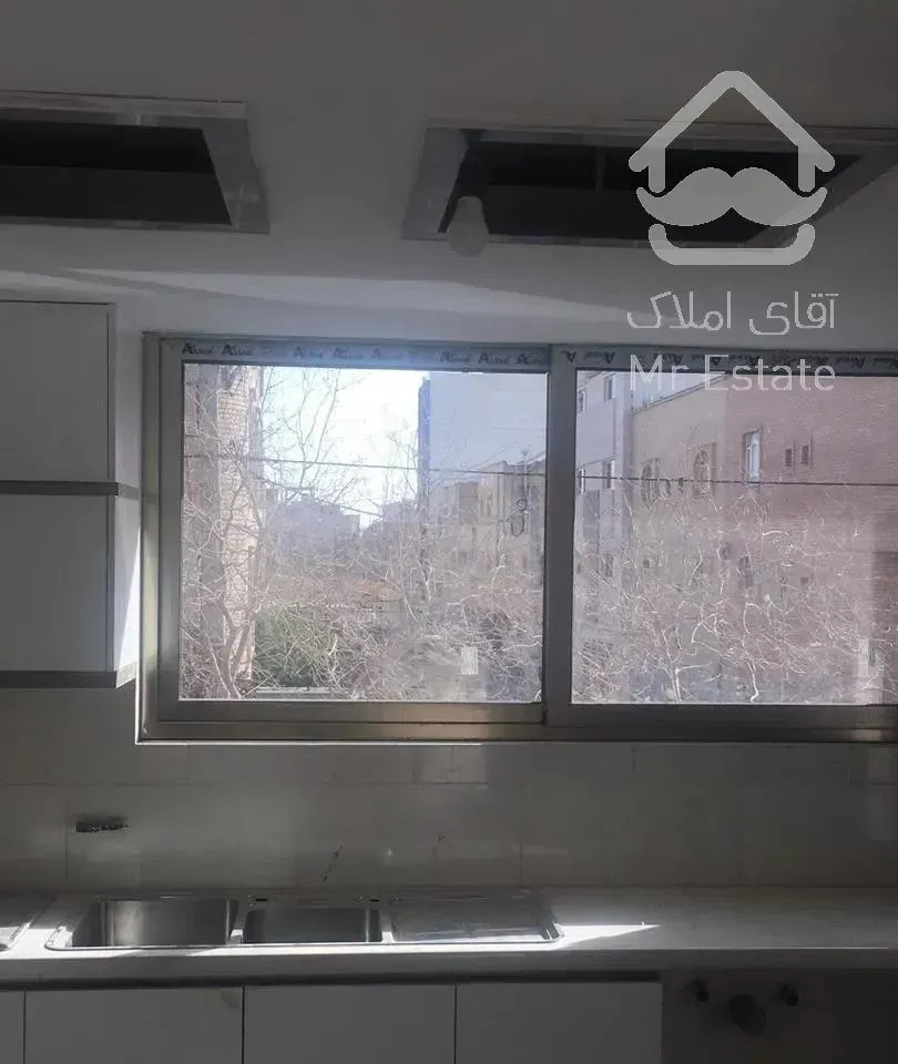 ۱۳۰متر آپارتمان شیک/برازنده