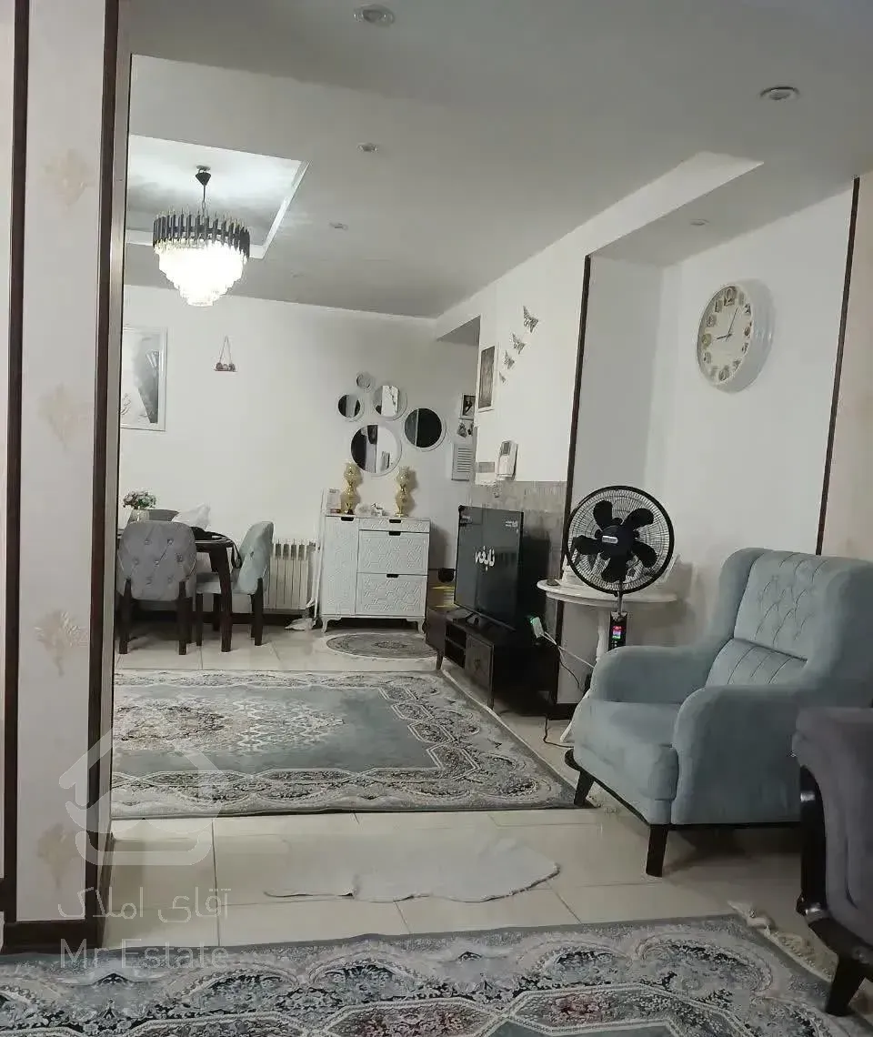 ۷۵متر دوخواب آسانسوردار/۱۰ساله/بر اصلی بلواربریانک